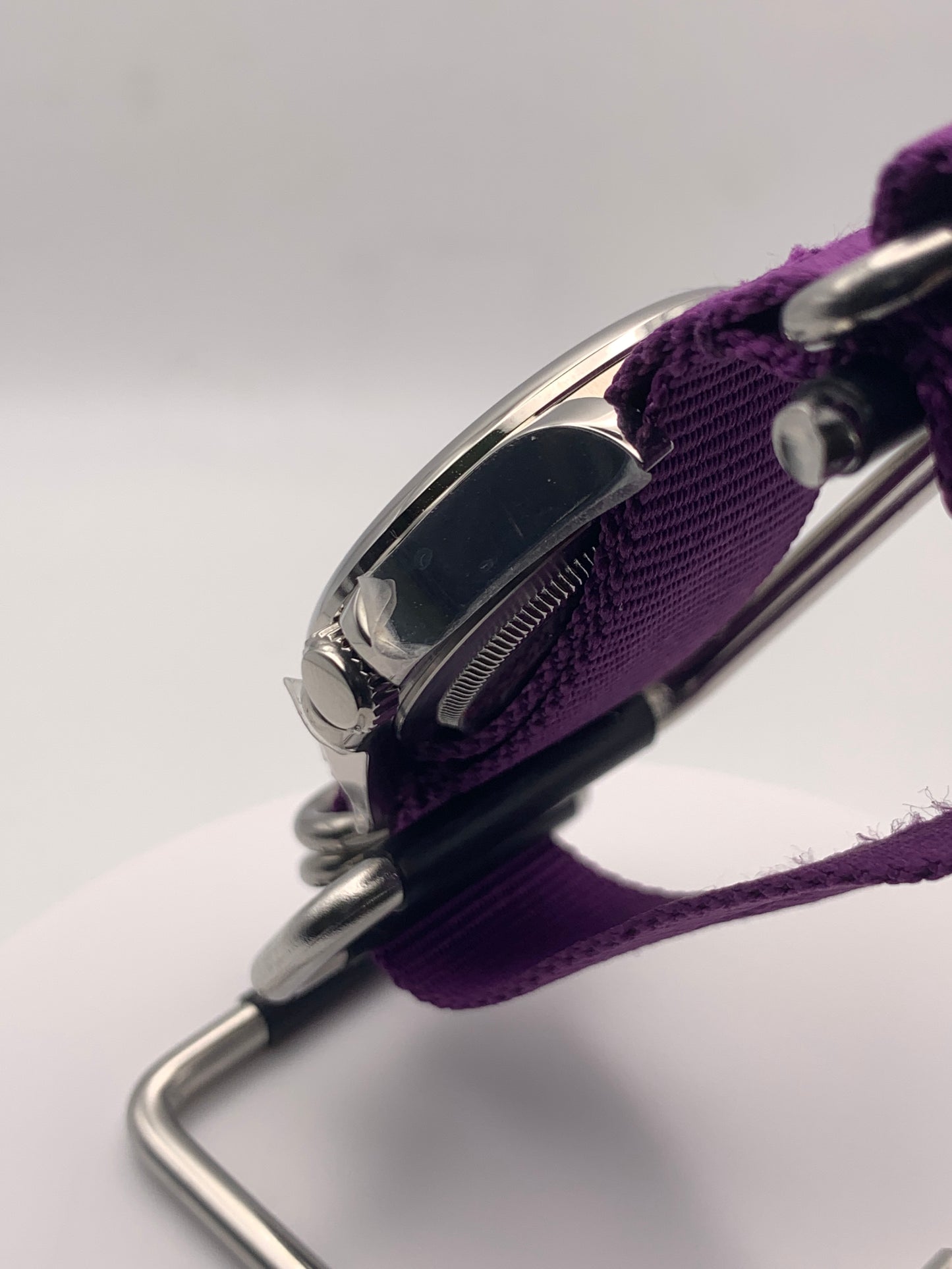 OGCola - Cherry. 39mm stainless steel. Sapphire crystal. Seiko NH35.