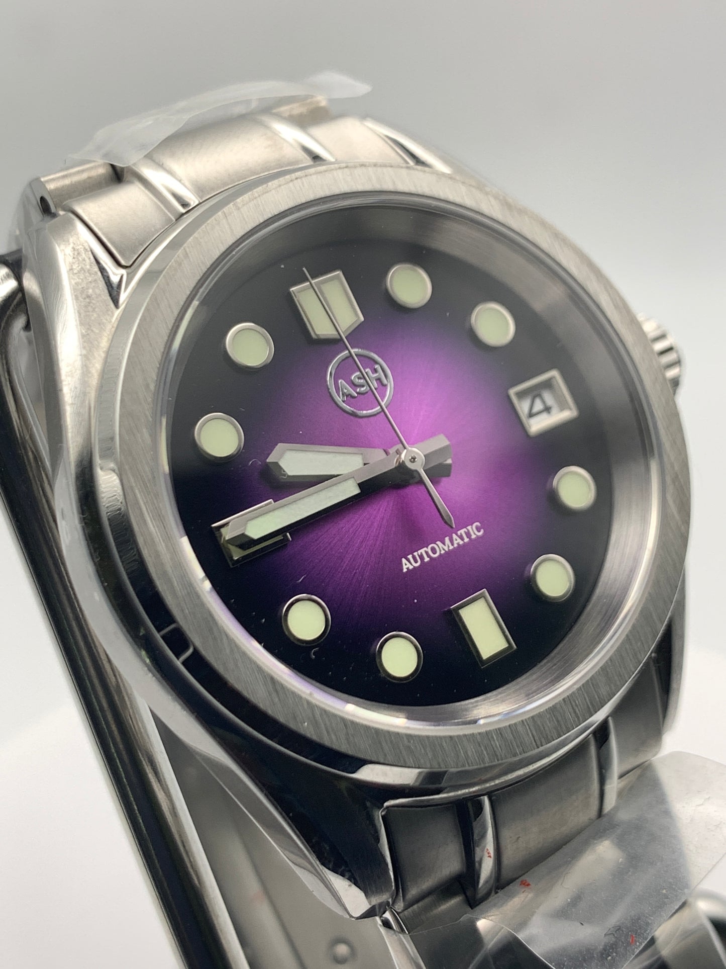 OGCola - Blackberry. 38mm stainless steel case with matching bracelet. Sapphire crystal. Seiko NH35
