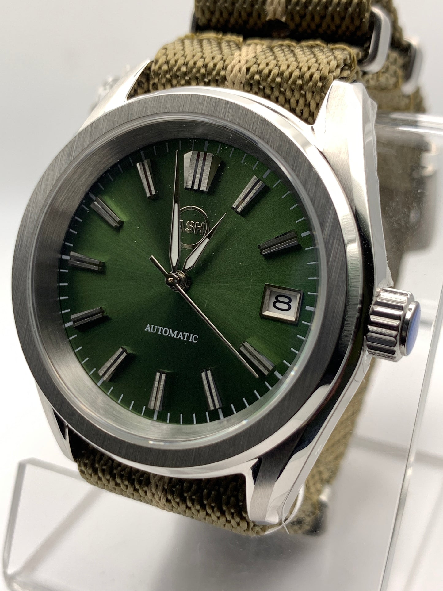 Ithilien. 38mm Stainless steel case. Sapphire crystal. Seiko NH35.