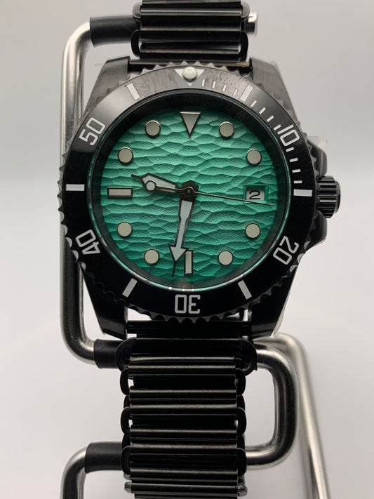Neritic. 40mm PVD coated stainless steel case. Sapphire crystal. Seiko NH35.