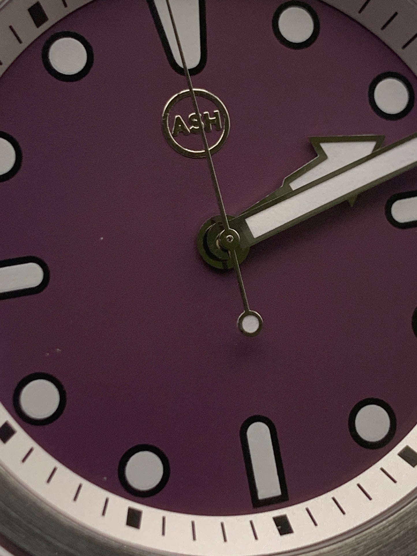 Amaranth - 44mm stainless steel case. Sapphire crystal. Seiko VH31 mecha-quartz.