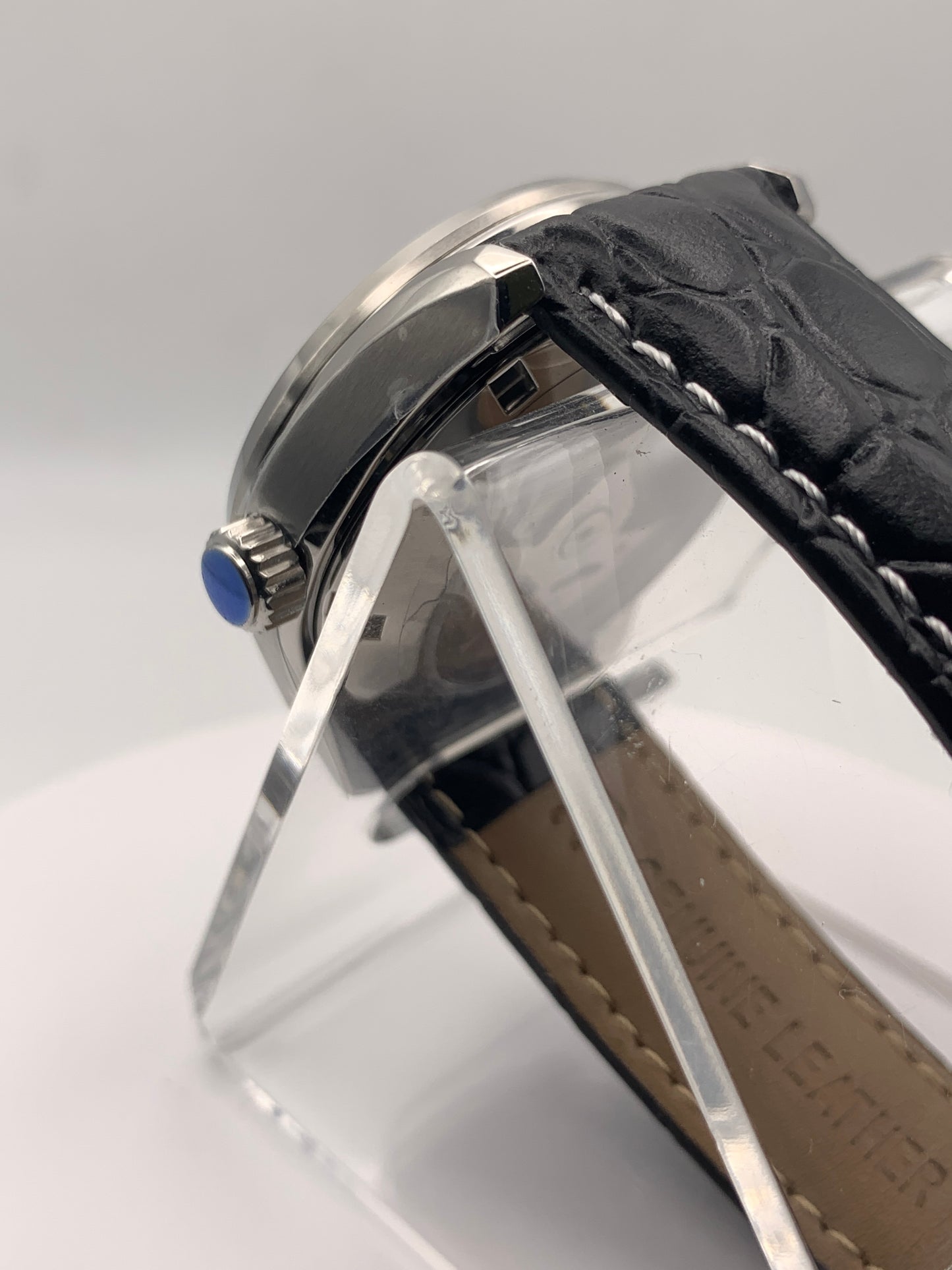 Agharta. 39mm Stainless steel. Iron Tiger Eye dial. Sapphire crystal. Seiko NH35.