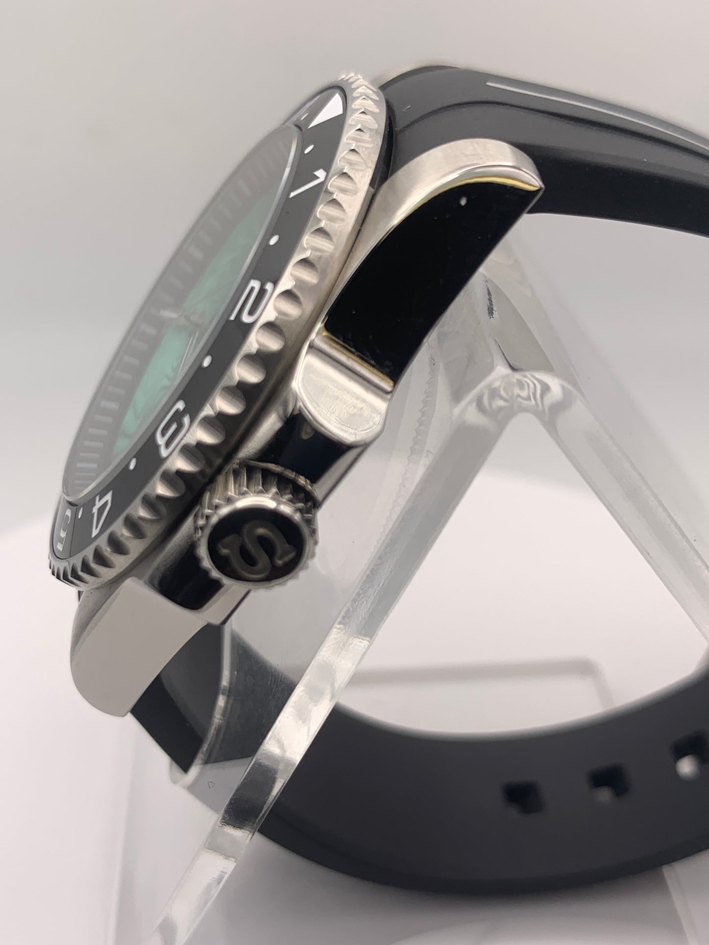 Swirlwind. 41mm Stainless steel case. Sapphire crystal. NH38 automatic. 120 click unidirectional bezel.