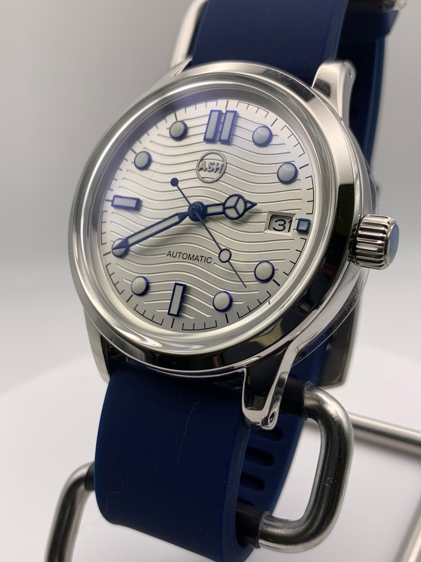 The Yankee 1.1 - Blue, silver and white livery. 39mm stainless steel case. K-1 mineral crystal with AR. NH35 automatic.