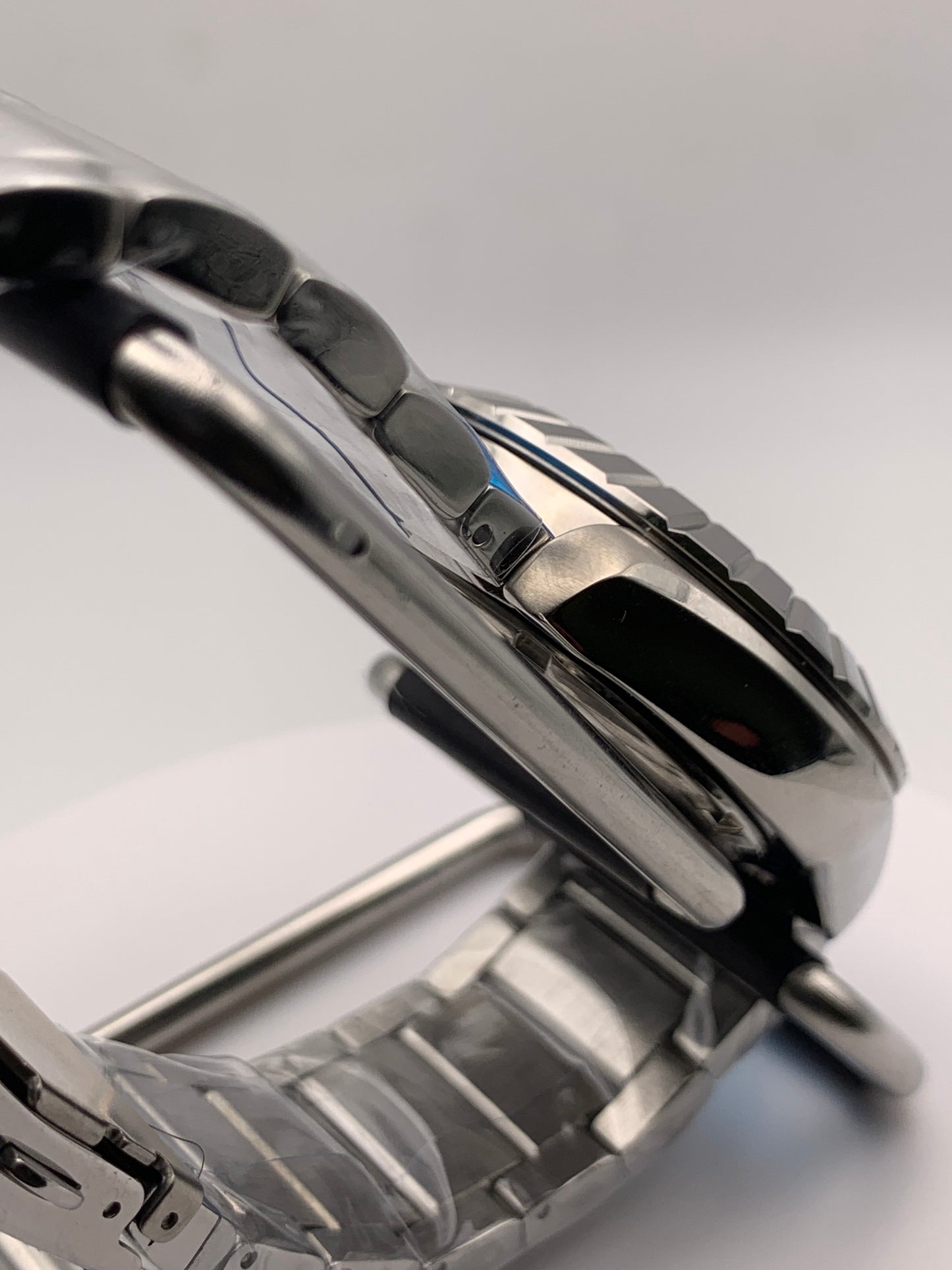 Mariana. 41mm Stainless Steel.  Sapphire crystal. Crystal titanium dial. Seiko NH35.