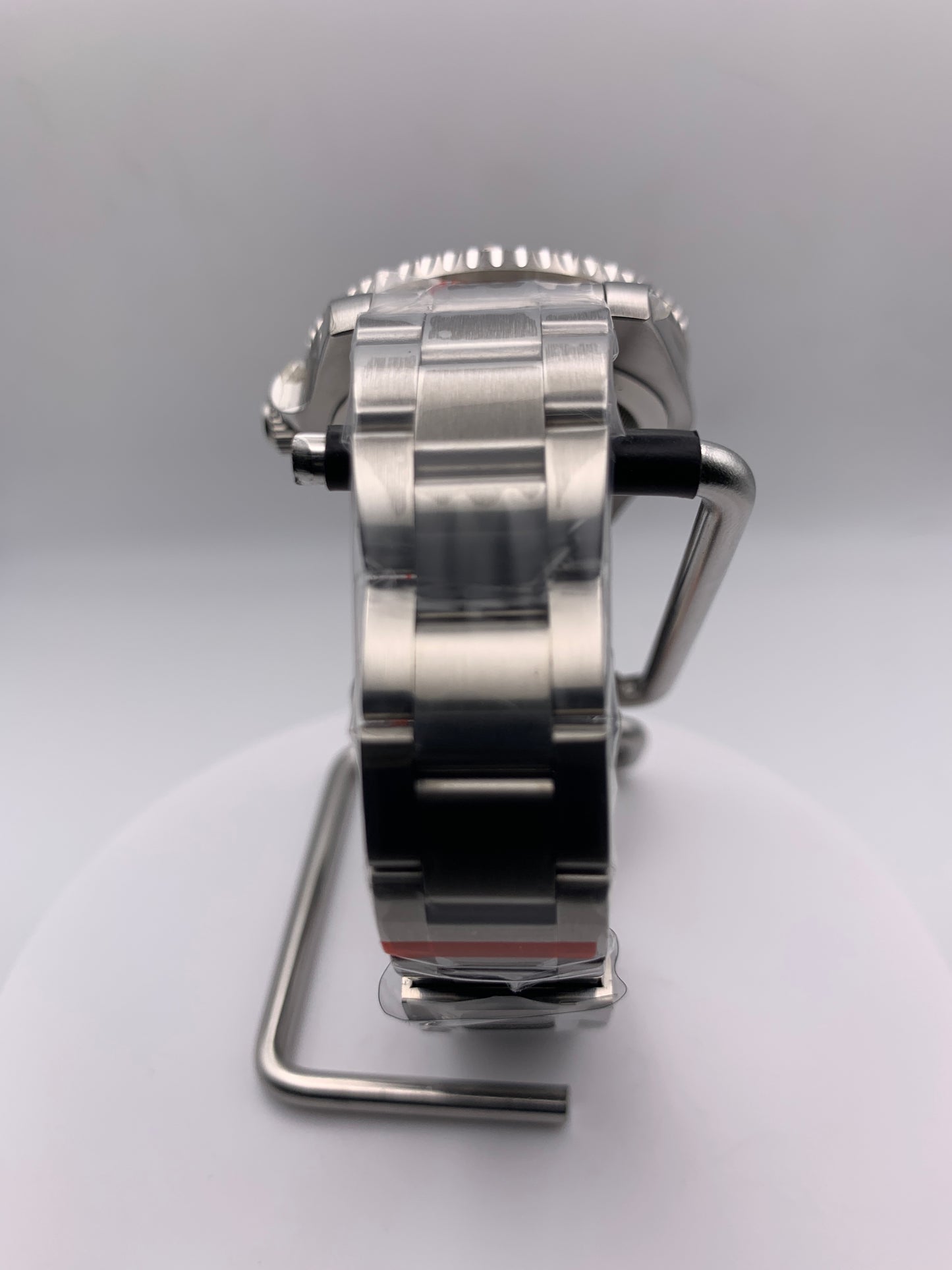 R3CON Collection. Custom light blue dial watch. 40.5mm stainless steel case. Sapphire crystal. Seiko NH35.