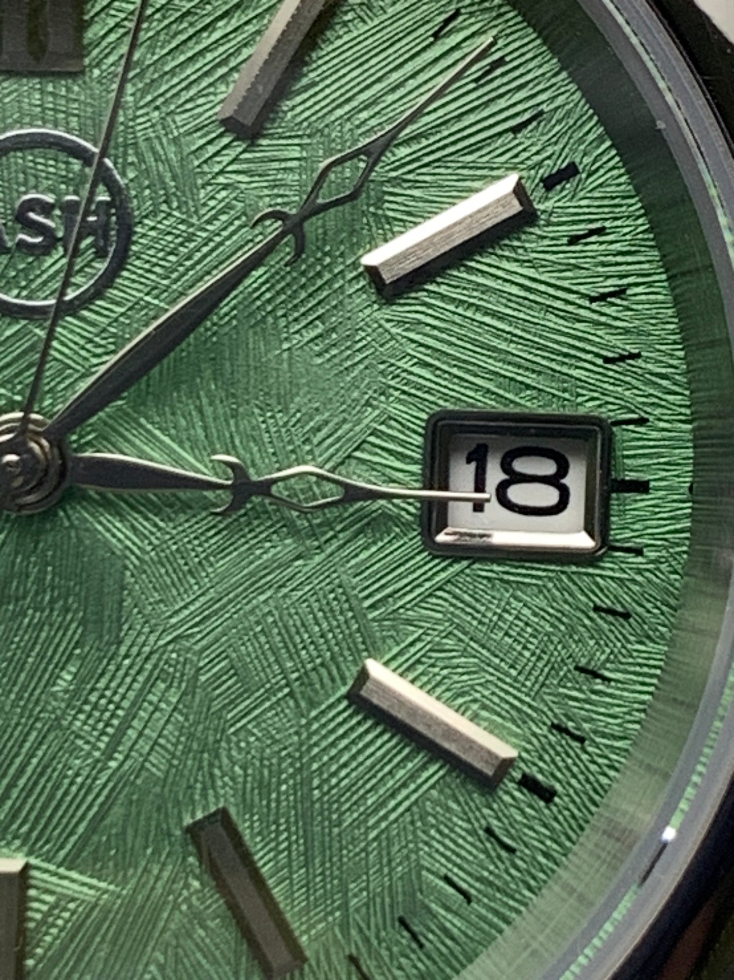 Second Nature 1.1 - 39mm stainless steel case. Sapphire crystal. Seiko NH35.