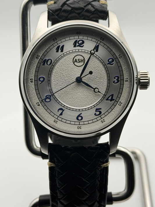 Timeless 1.1 - 39mm Stainless steel case. Sapphire crystal. NH38 automatic.