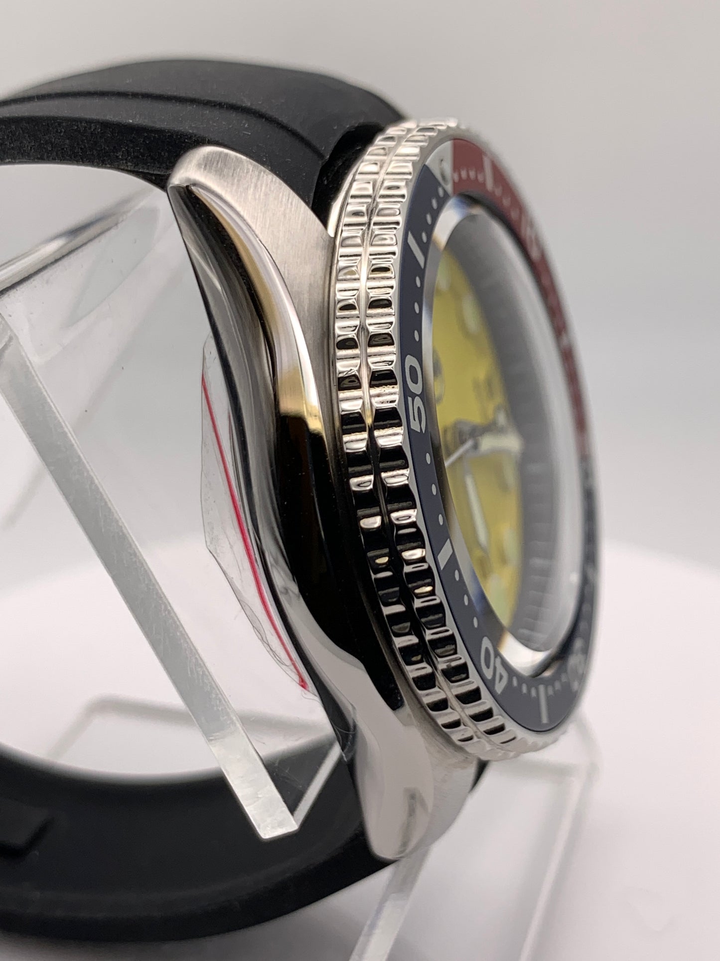 Happy. 42mm Stainless steel cushion case. Sapphire crystal. NH35 automatic.
