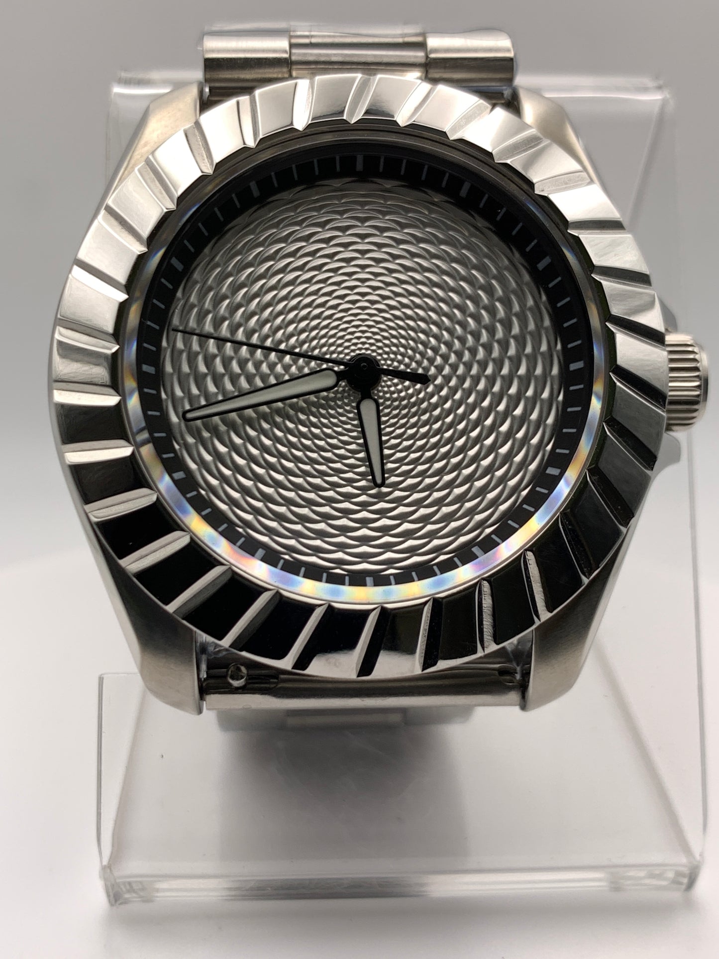 Indra’s Net. 41mm Stainless steel case.  Sapphire crystal. Seiko NH38.