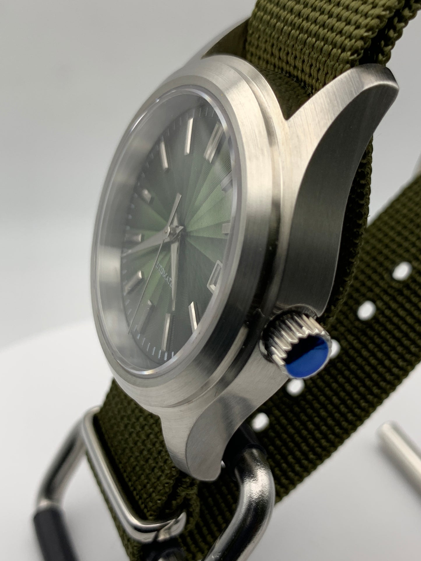Fangorn 1.3 - 39mm brushed stainless steel. Sapphire crystal. Textured dial. Seiko NH35 with black date dial.