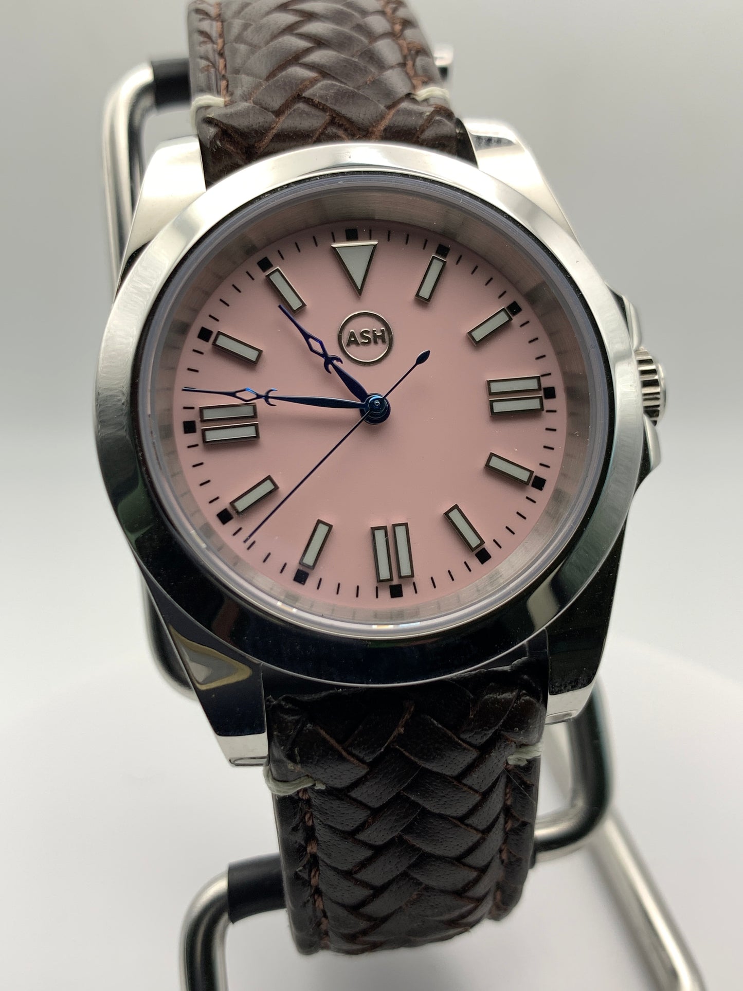 Rose Engine - 39mm stainless steel. Sapphire crystal. Seiko NH38.