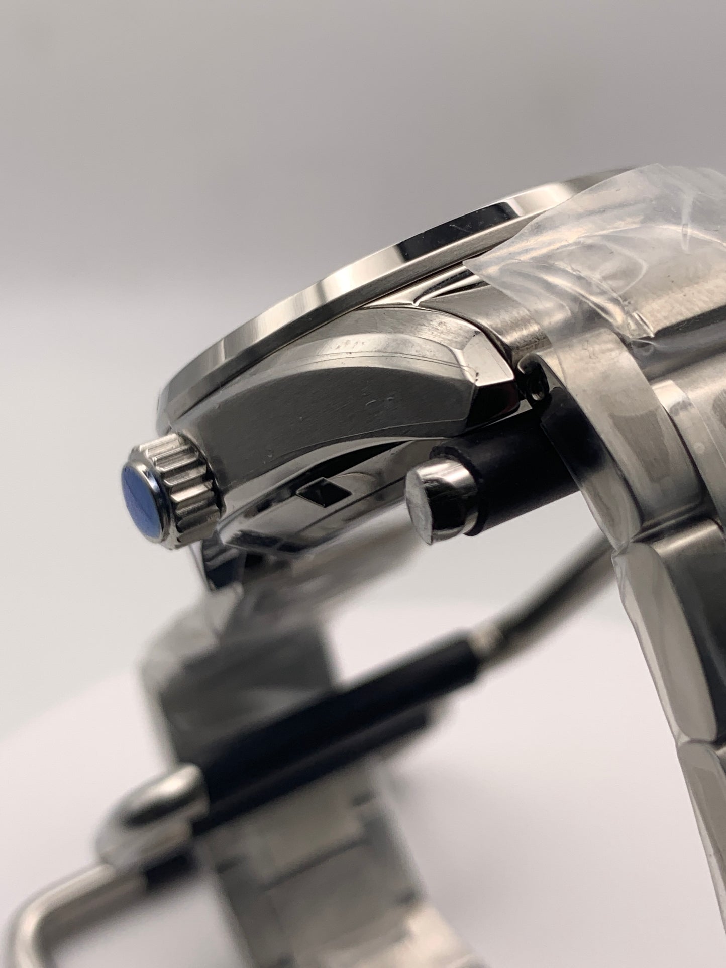 OGCola - Blackberry. 38mm stainless steel case with matching bracelet. Sapphire crystal. Seiko NH35
