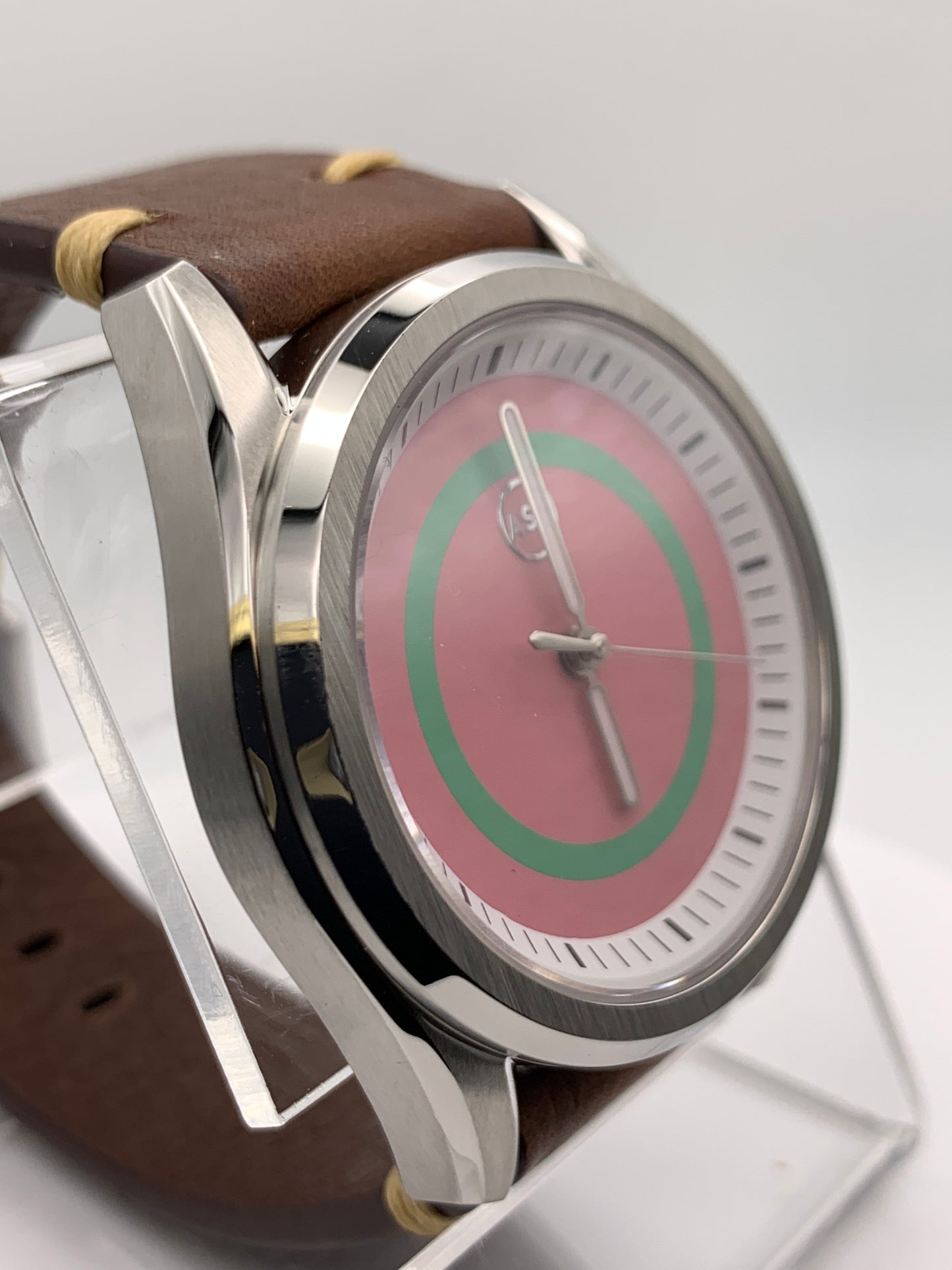 Watermelon. 40mm Stainless steel case. Sapphire crystal. Screw down crown and case back. NH38 automatic movement.