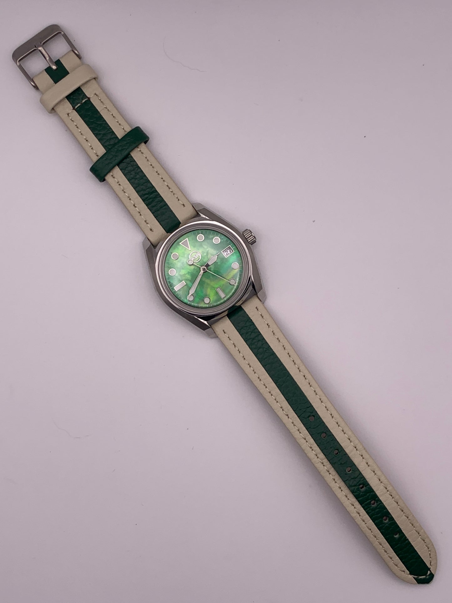 Andy II. 38mm Stainless steel. Double dome sapphire. Green MOP dial. Seiko NH35.