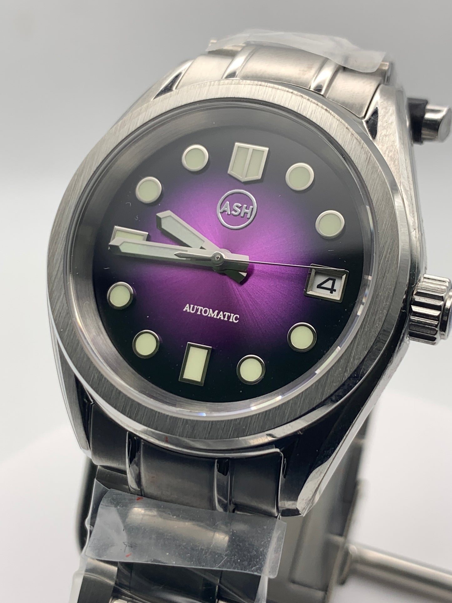 OGCola - Blackberry. 38mm stainless steel case with matching bracelet. Sapphire crystal. Seiko NH35