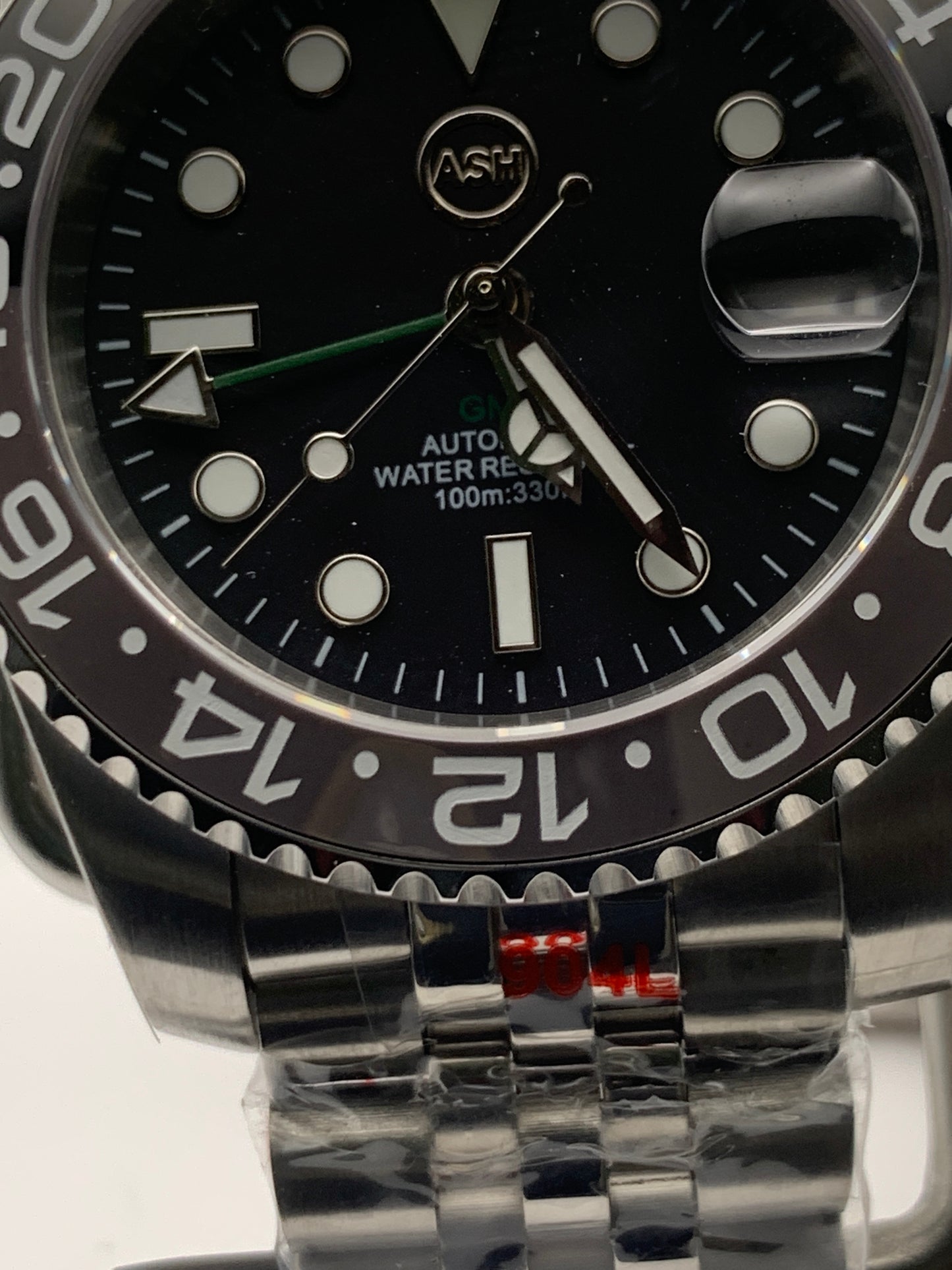 Bruce Wayne. 39mm Stainless steel GMT. Sapphire crystal. Seiko NH34.