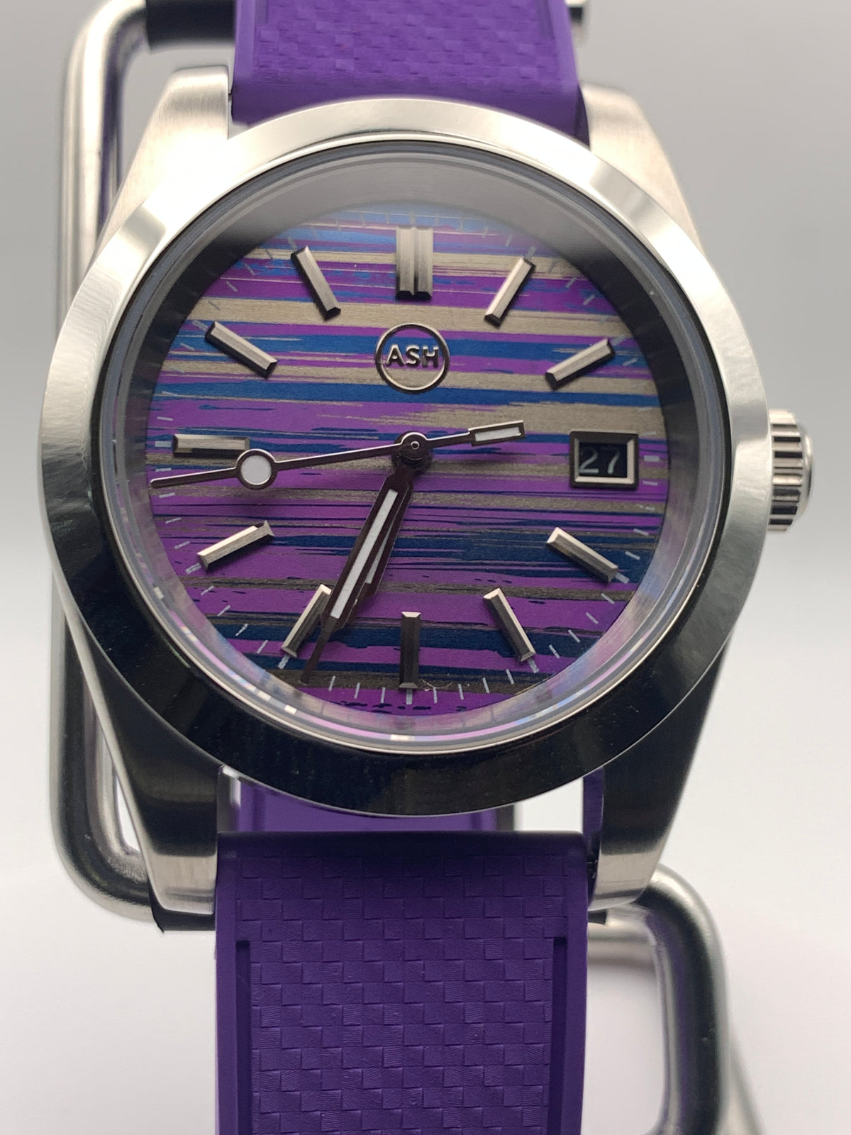 Particle Accelerator. 39mm stainless steel case. Sapphire crystal. Seiko NH35 with black date wheel.