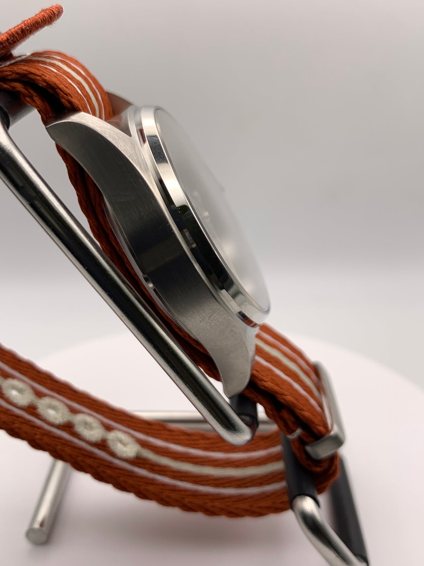 Fuyu. 39mm Stainless steel case.  Sapphire crystal. Seiko NH38