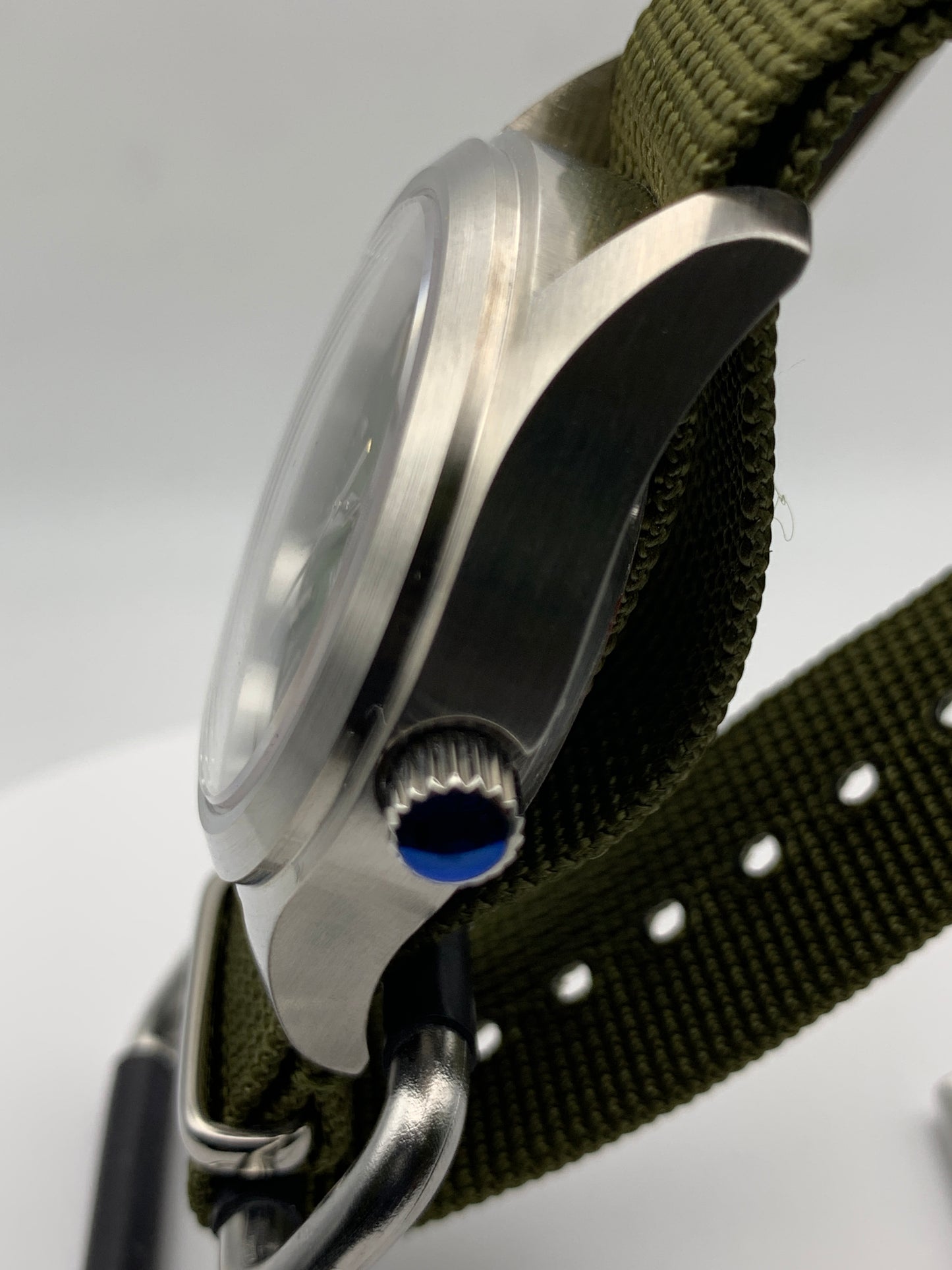 Fangorn 1.3 - 39mm brushed stainless steel. Sapphire crystal. Textured dial. Seiko NH35 with black date dial.