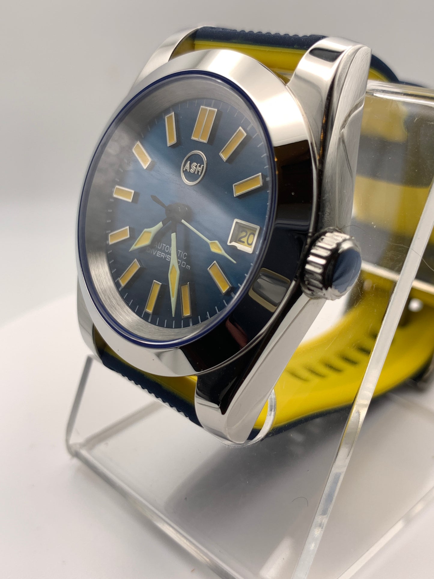 Time for the Brewers. Custom 39mm stainless steel. Sapphire crystal. Seiko NH35.