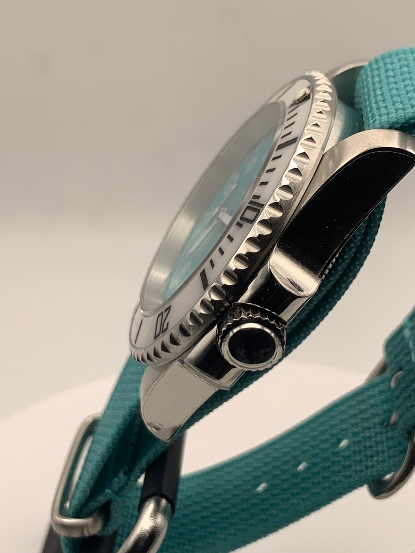 Neptune’s Veil. 40mm Stainless steel. Sapphire crystal. 120 click unidirectional bezel. Miyota 8215 automatic.