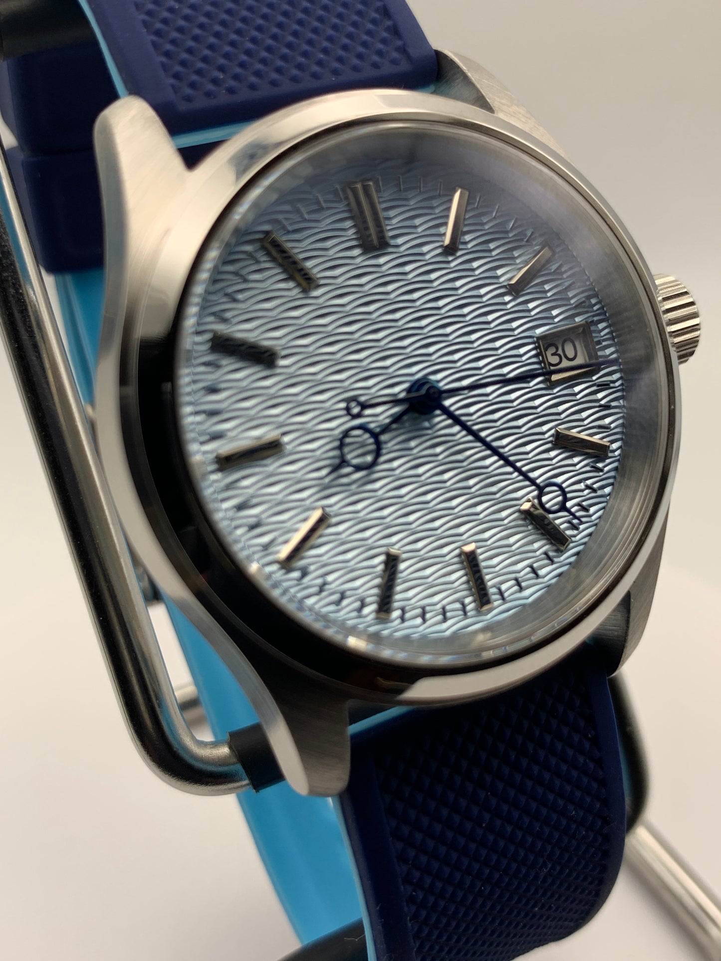 Frosty. 36mm Stainless steel case. Sapphire crystal. Seiko NH35.