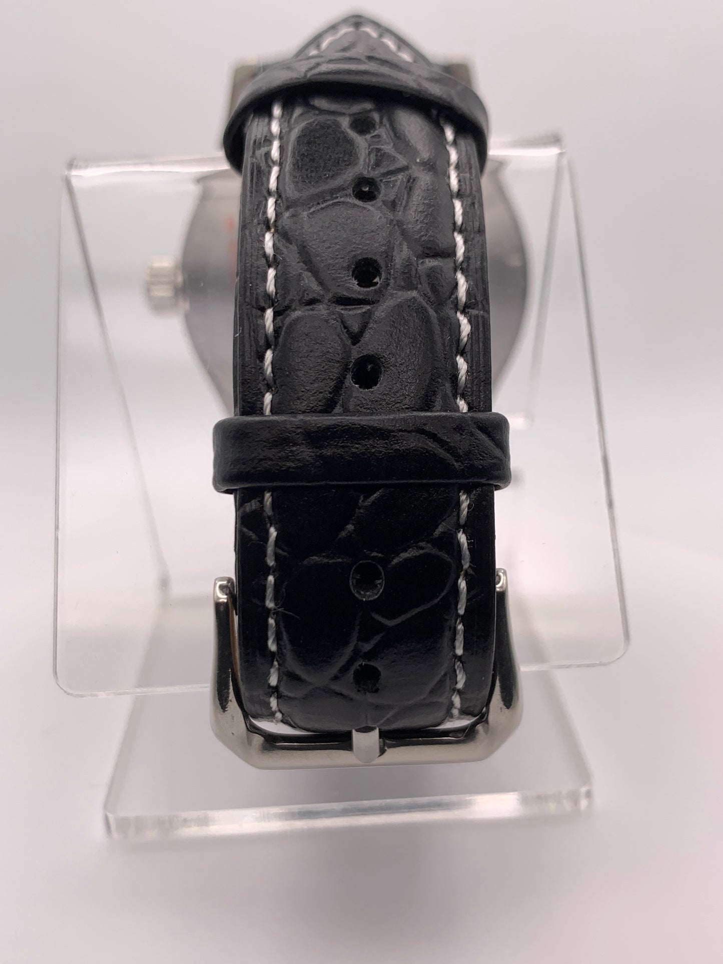 Silver Sunray 39mm dress watch.