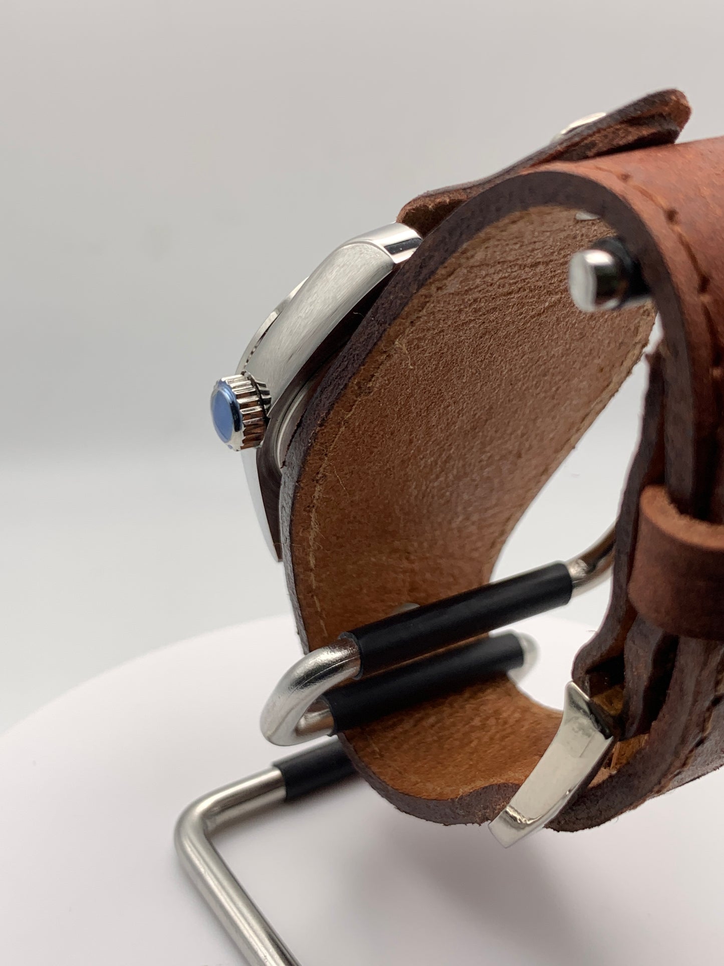 Red Five. 39mm Stainless steel. Sapphire crystal. Seiko NH38.