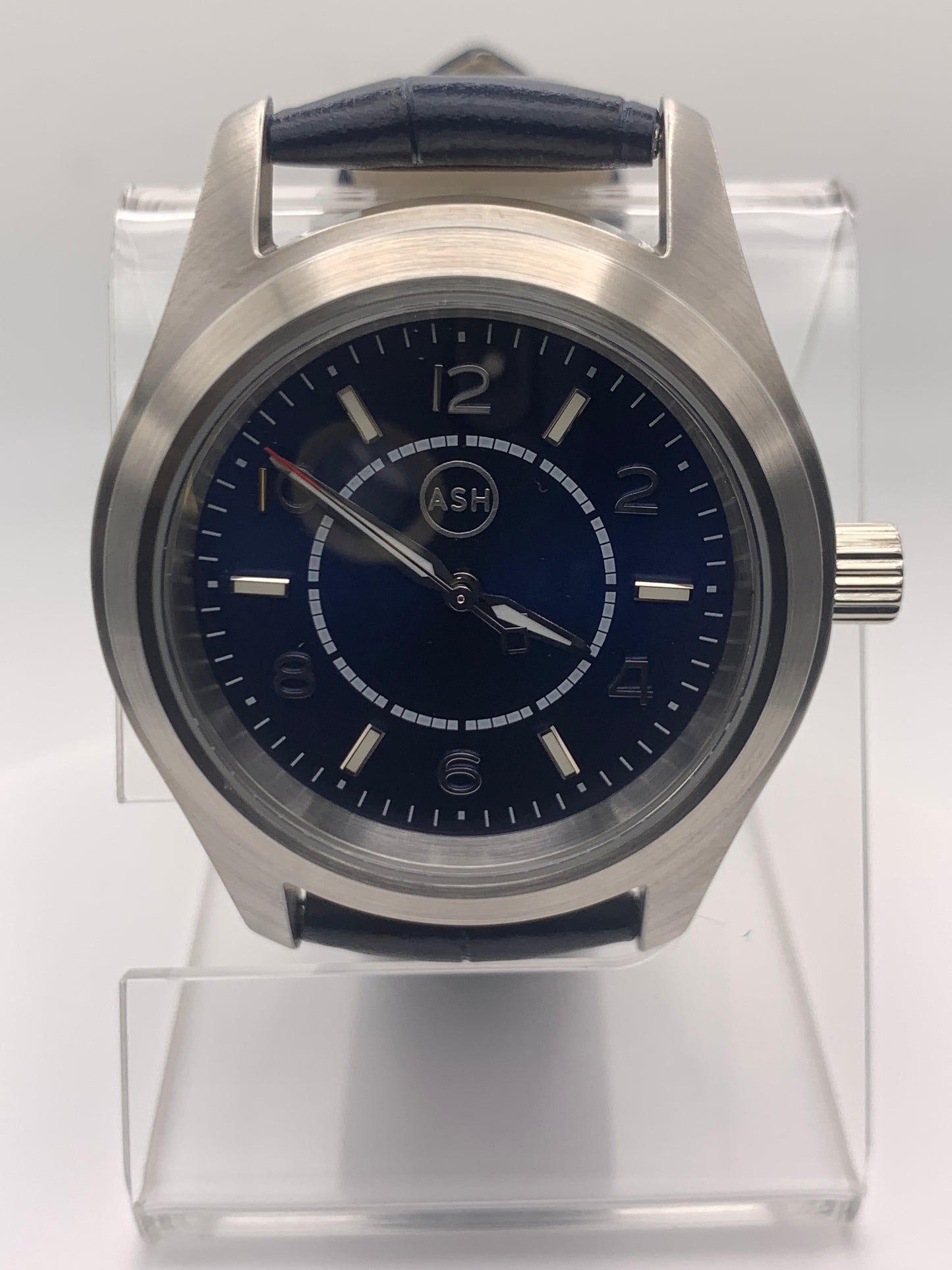 VC56 Field. 39mm Stainless steel case. Sapphire crystal. NH38 automatic movement.