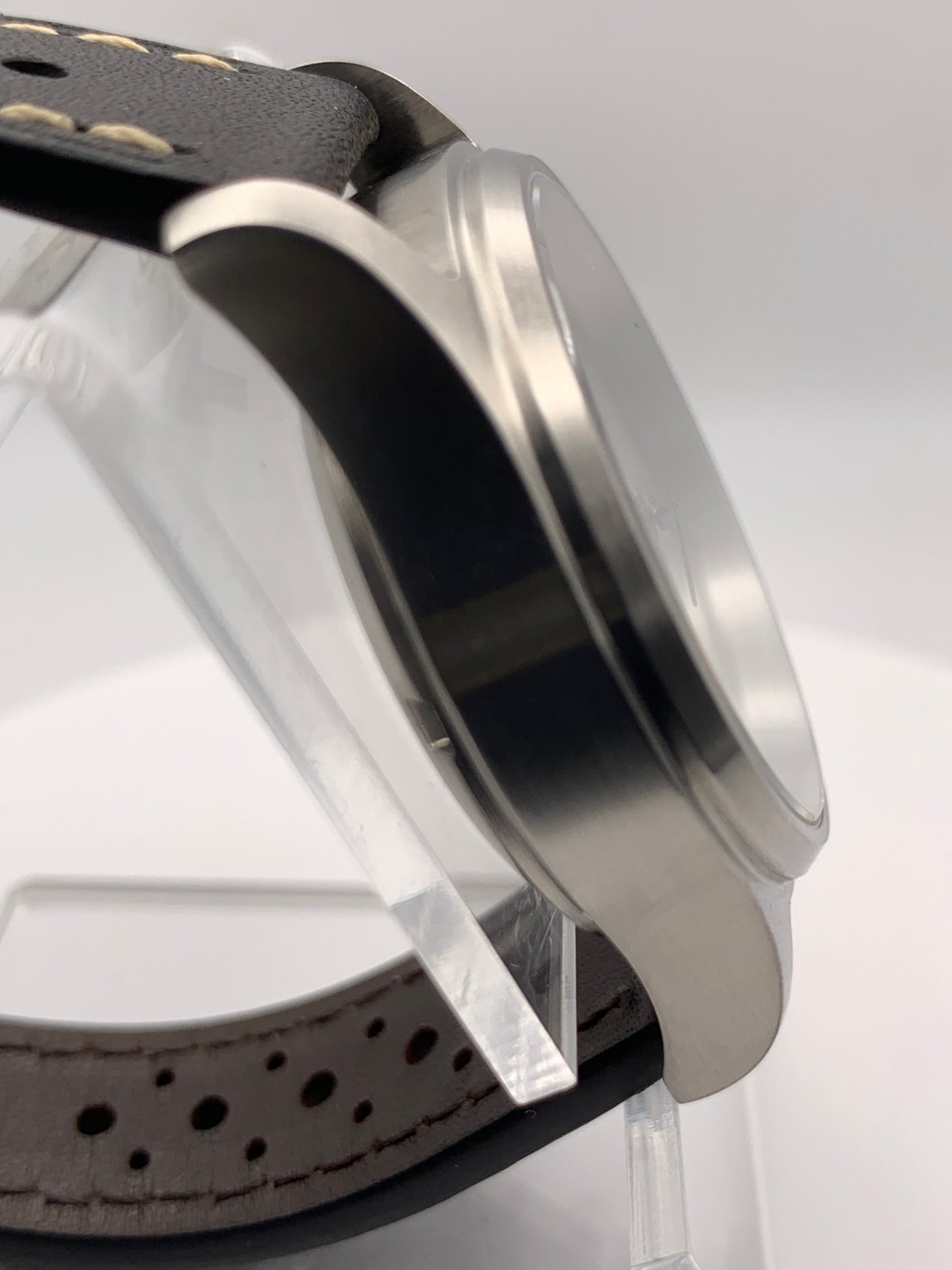 Tin Man. Unique vintage dial. 36mm stainless steel case. Sapphire crystal. VH31 quartz movement with sweeping seconds hand.