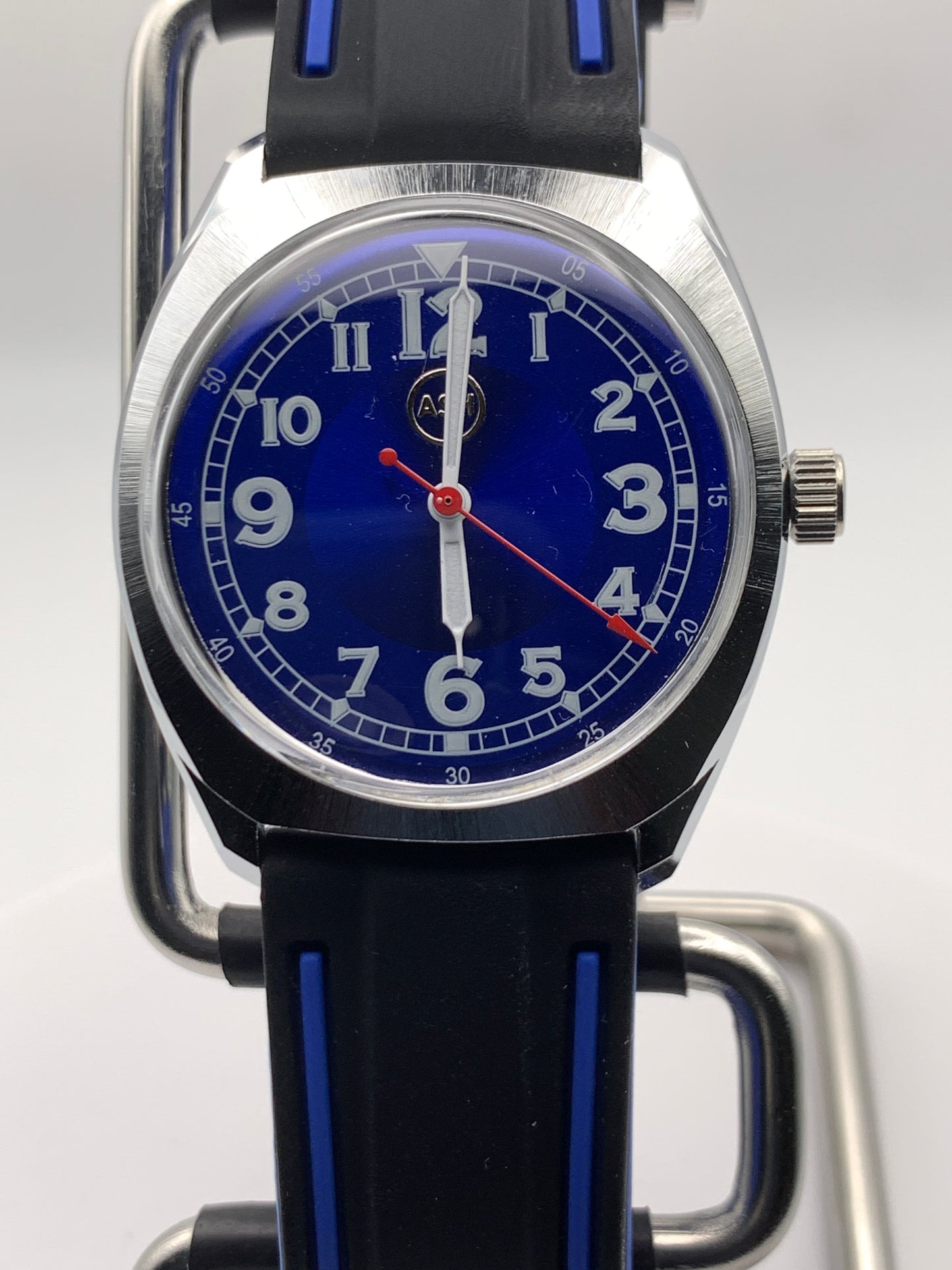 Drew 1.2- 35mm NOS brass and stainless steel Gruen case. Domed acrylic crystal. Seiko VH31 Mecha-quartz.