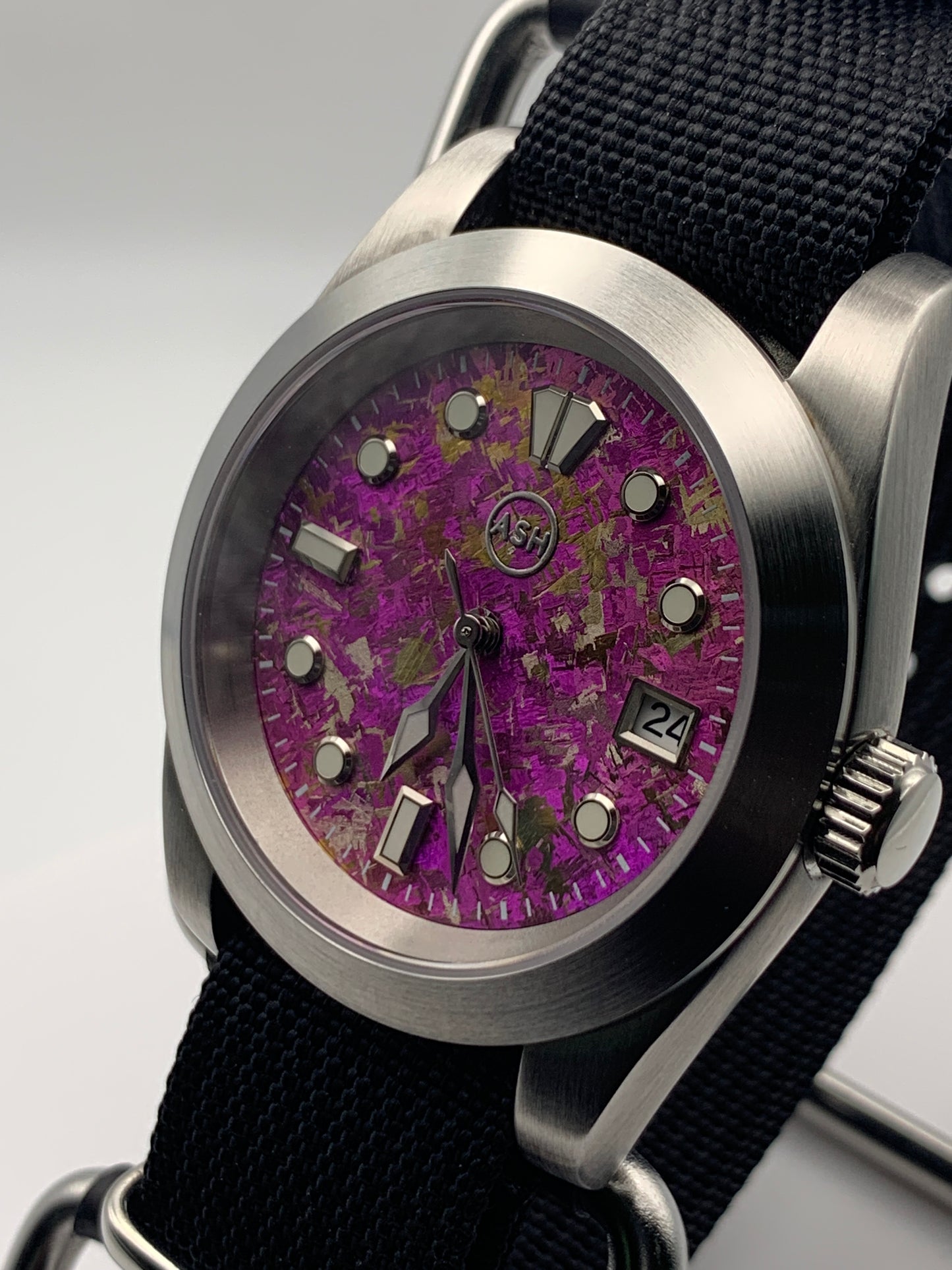 Party Favor 1.3 - 39mm stainless steel case. Sapphire crystal. Seiko NH35.