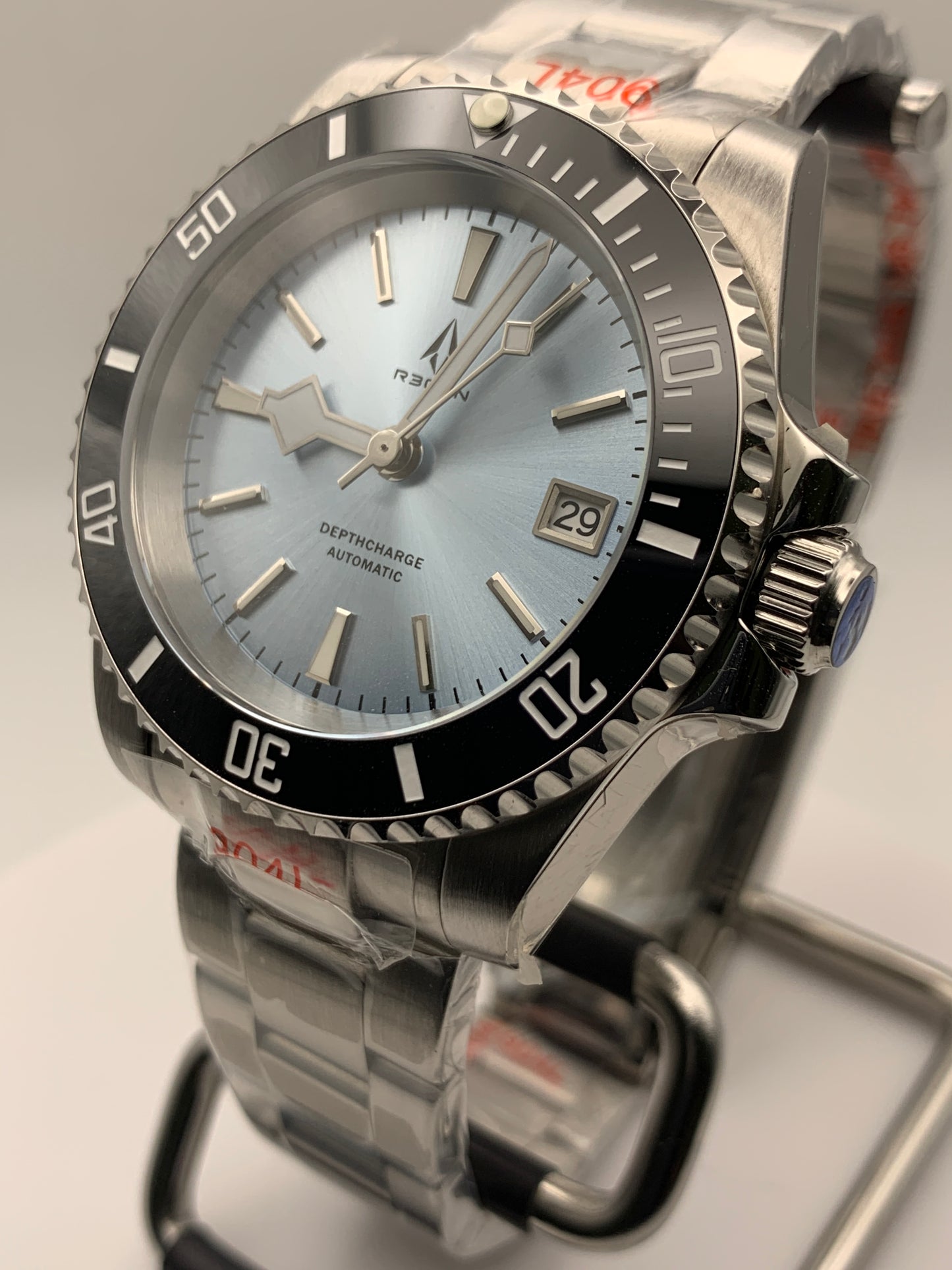 R3CON Collection. Custom light blue dial watch. 40.5mm stainless steel case. Sapphire crystal. Seiko NH35.