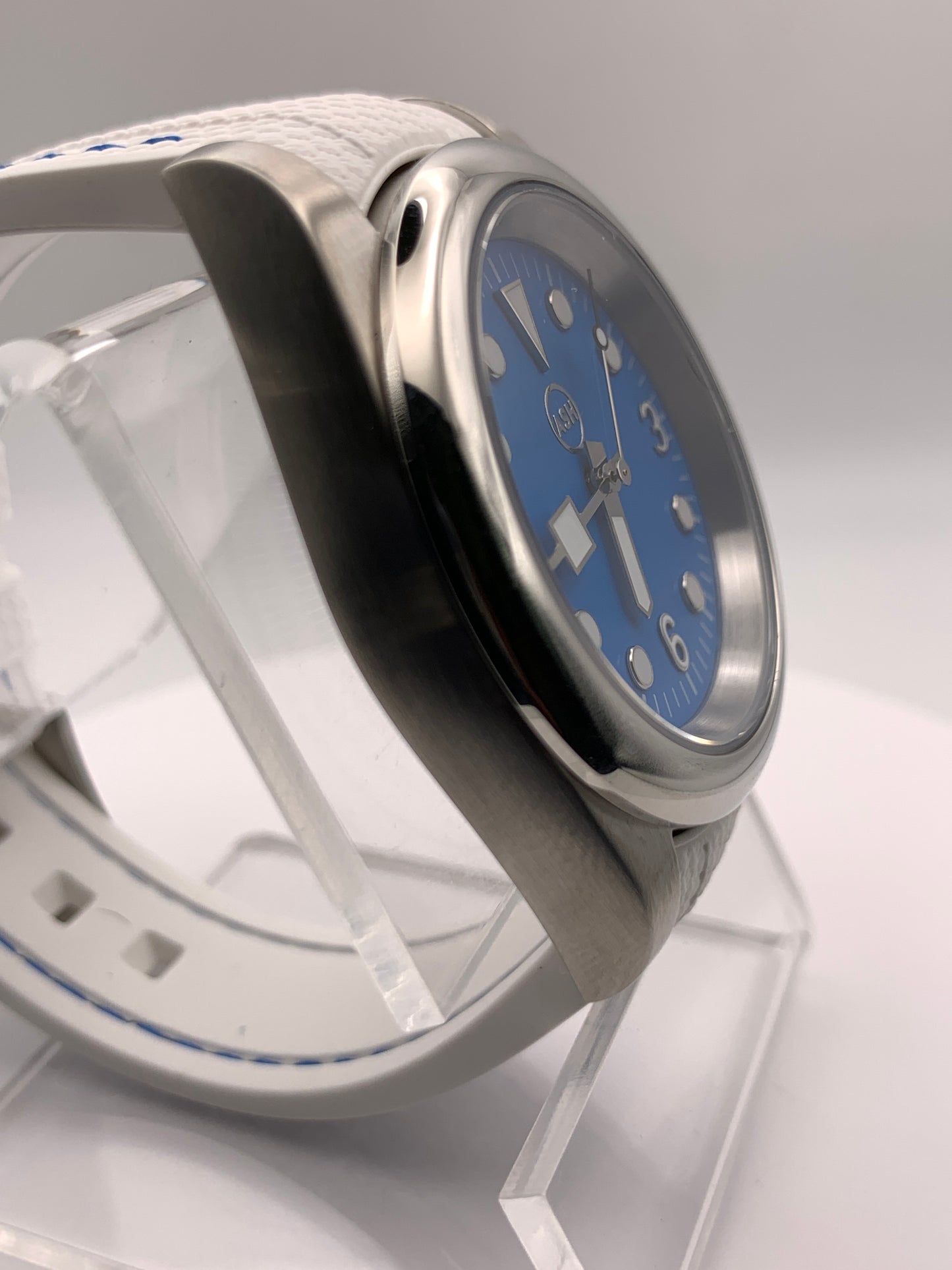 Geometry Lesson. 39mm Stainless steel case.  Sapphire crystal. Seiko NH38.