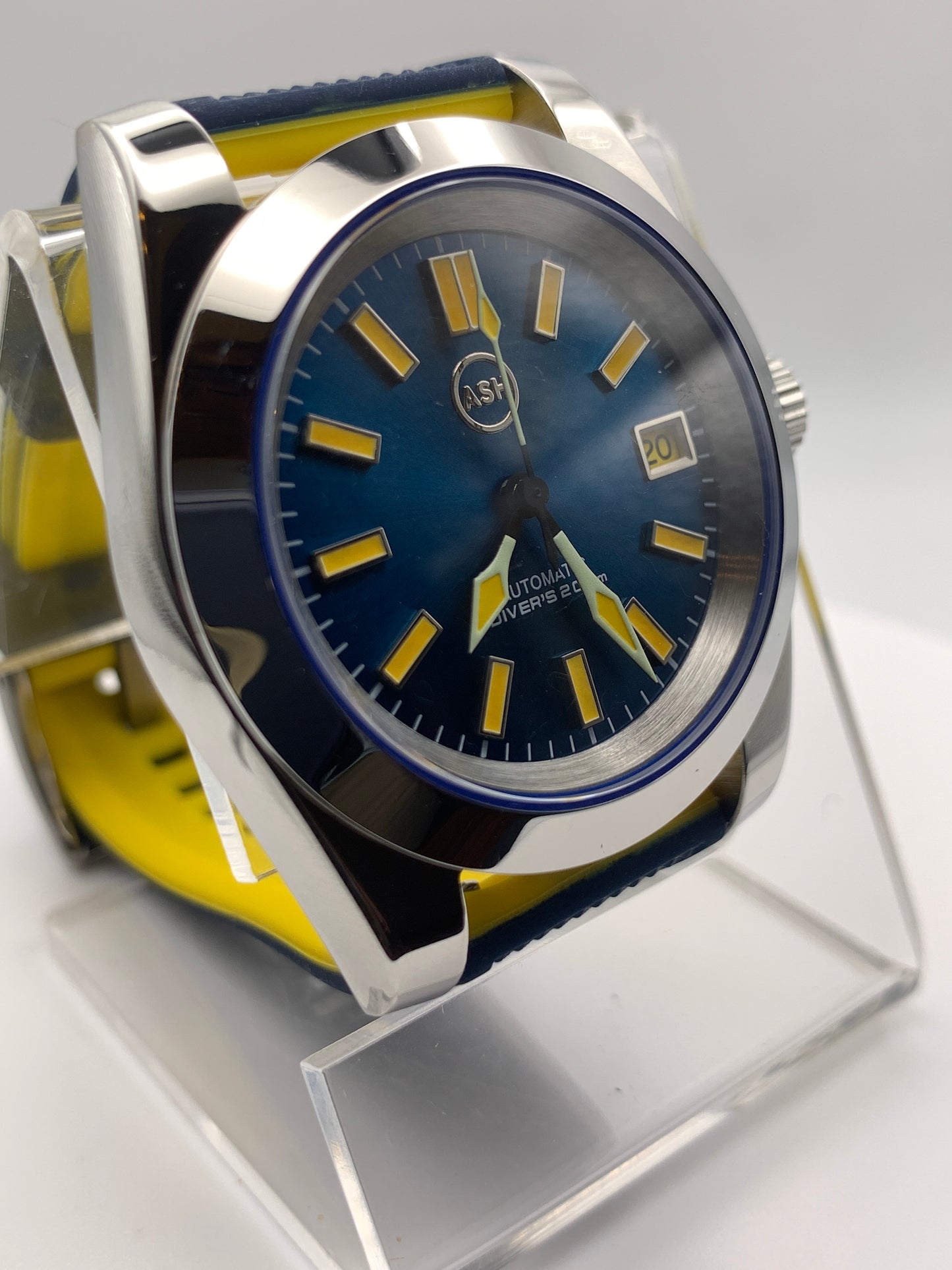 Time for the Brewers. Custom 39mm stainless steel. Sapphire crystal. Seiko NH35.