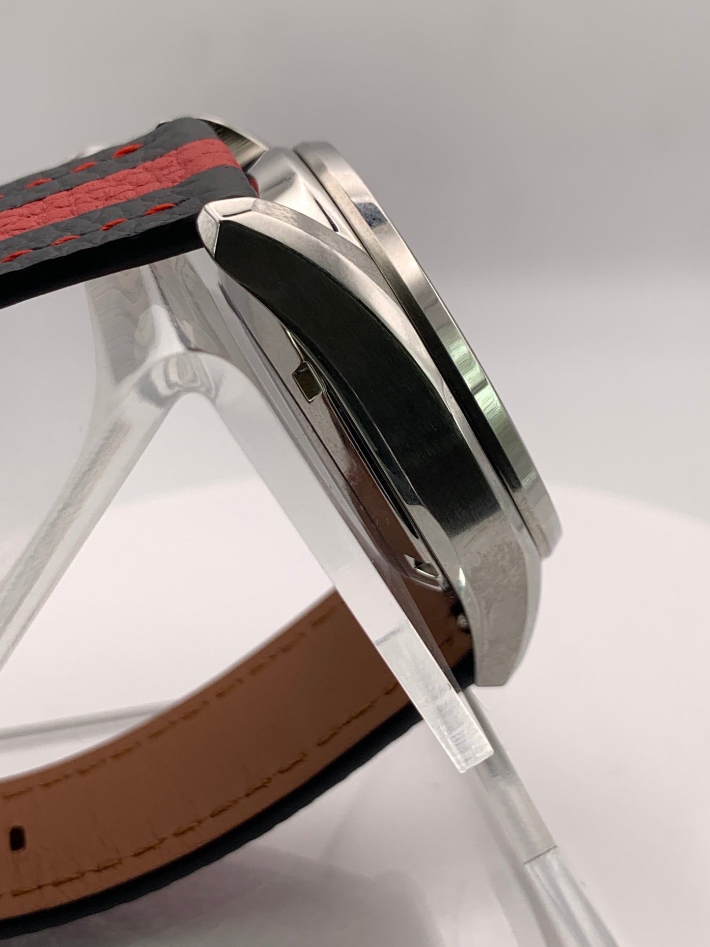 Perihelion - 38mm Stainless steel. Sapphire crystal.  Seiko NH35.