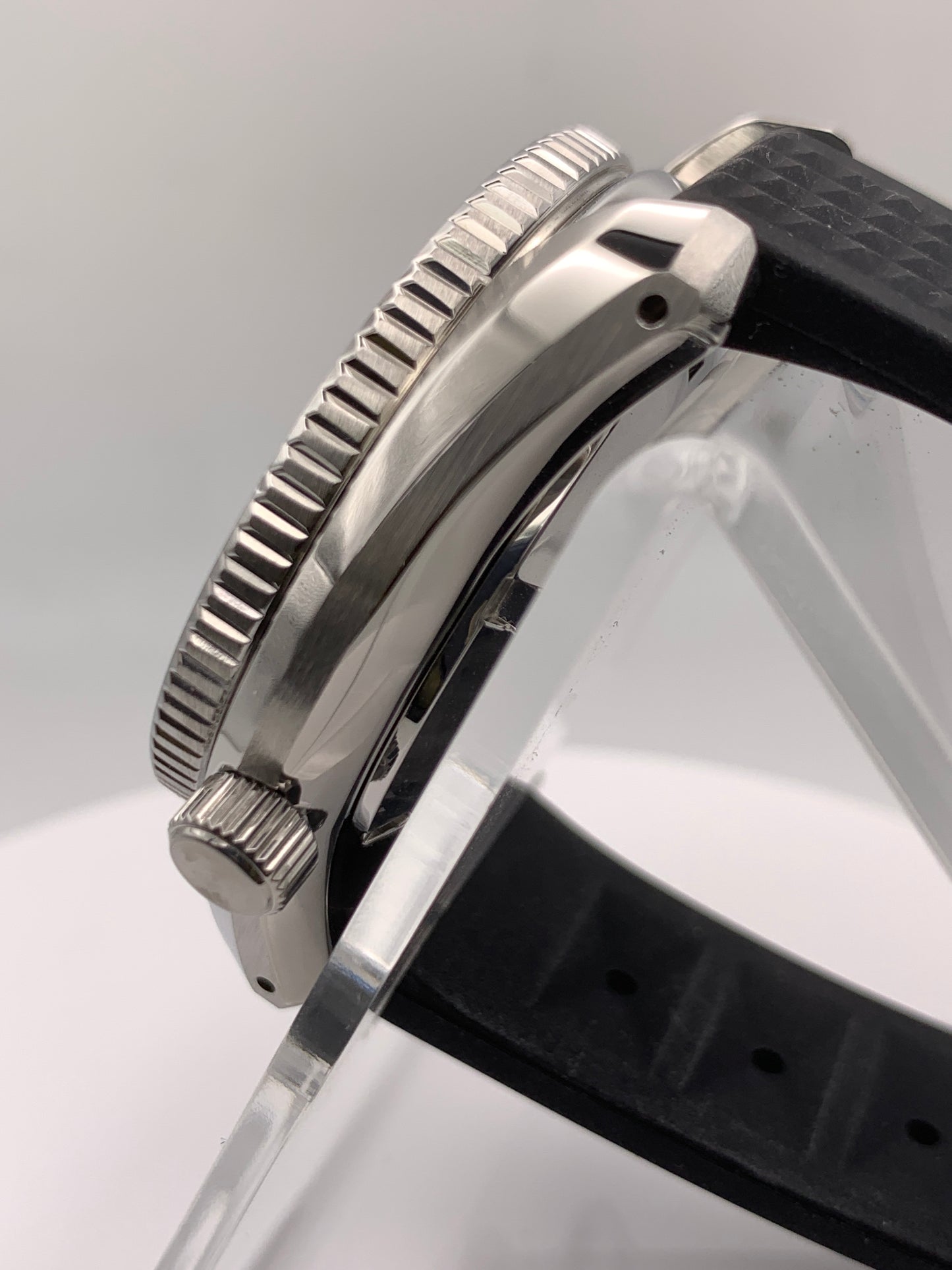 Orange Textured Dial. Diver Style. 42mm cushion case.