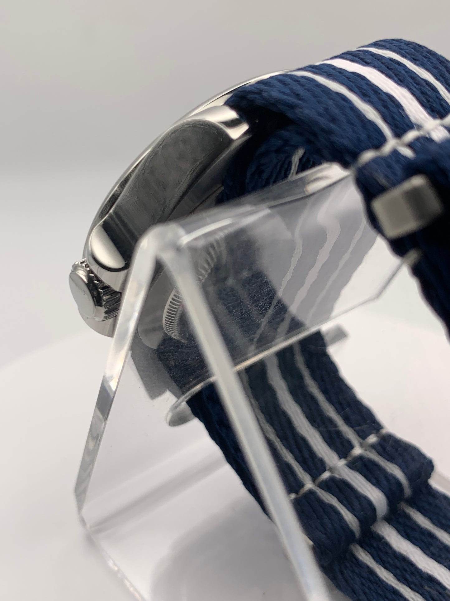 Monolith. 39mm Stainless steel. Sapphire crystal. Seiko NH38.