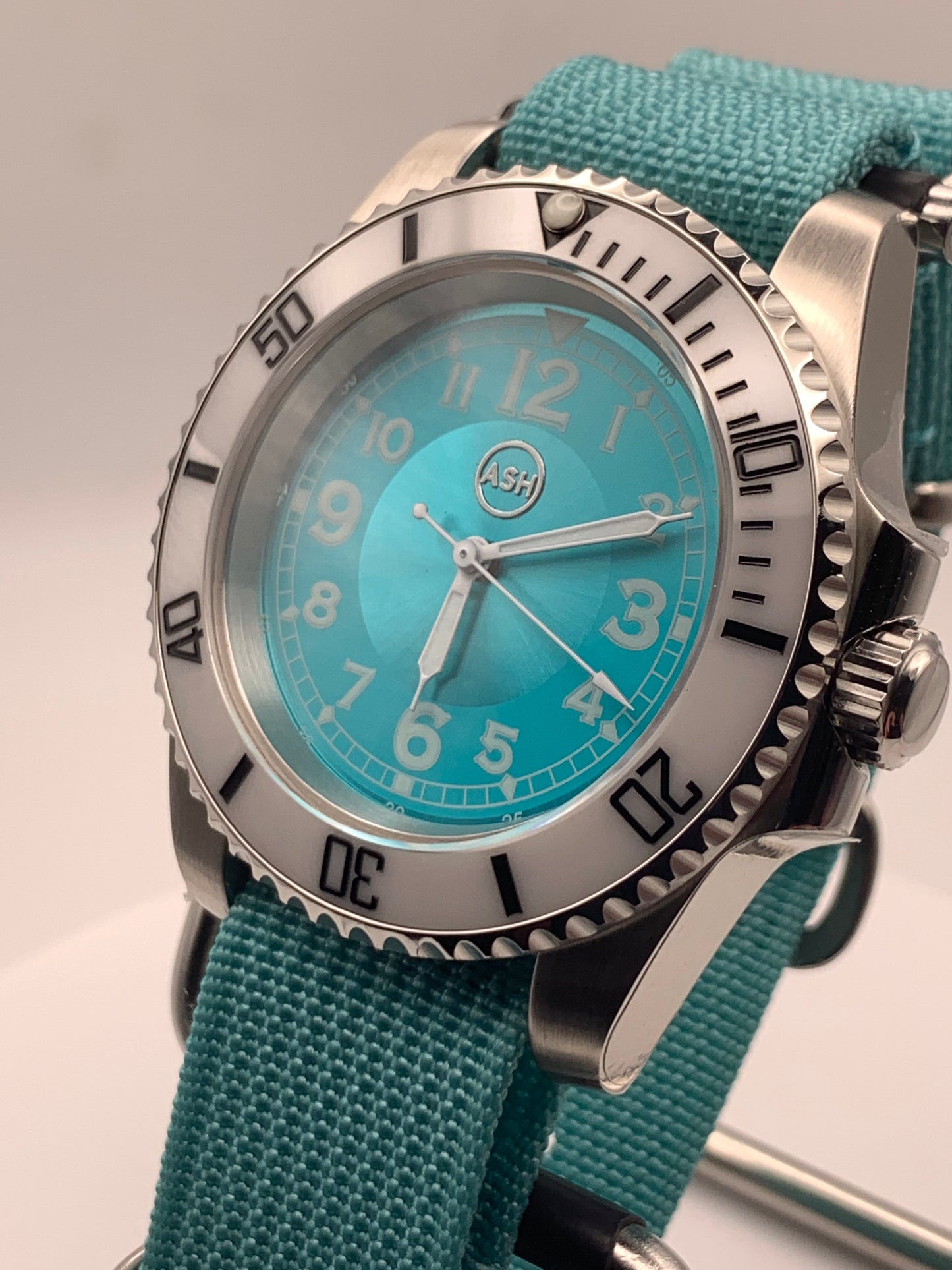 Neptune’s Veil. 40mm Stainless steel. Sapphire crystal. 120 click unidirectional bezel. Miyota 8215 automatic.