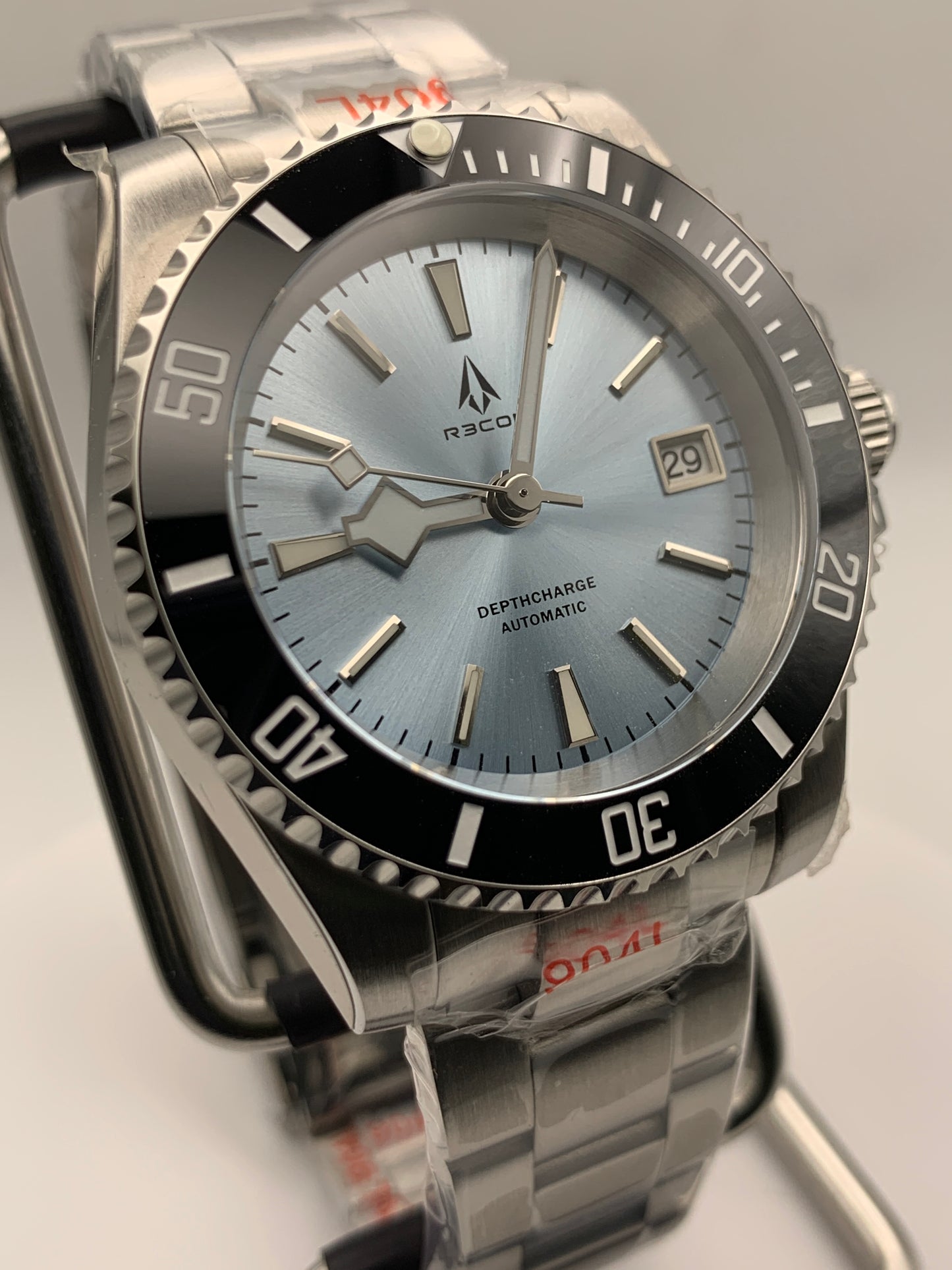 R3CON Collection. Custom light blue dial watch. 40.5mm stainless steel case. Sapphire crystal. Seiko NH35.