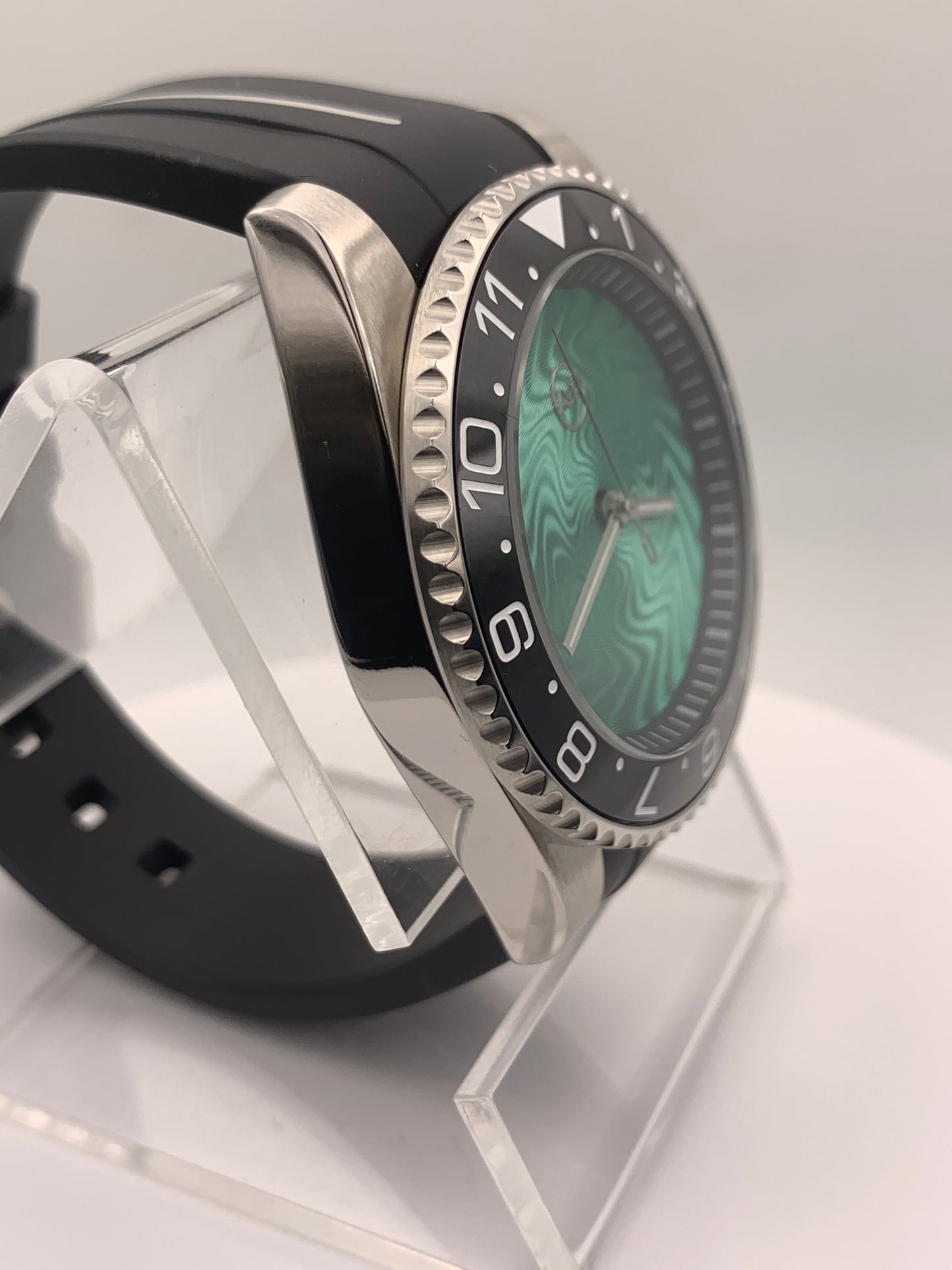 Swirlwind. 41mm Stainless steel case. Sapphire crystal. NH38 automatic. 120 click unidirectional bezel.