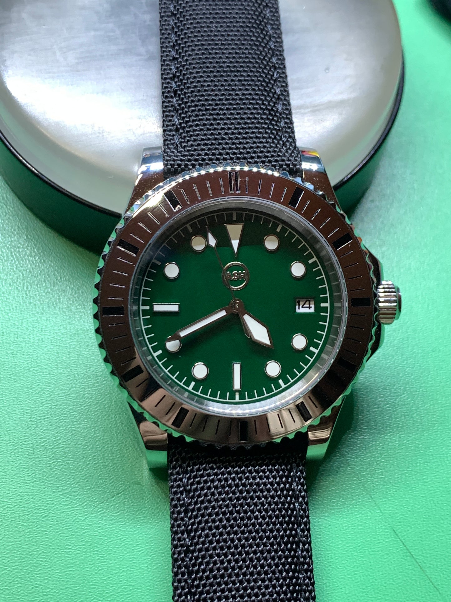 Mirkwood. 42mm Stainless steel case. Fixed bezel. Sapphire crystal. Seiko NH35.