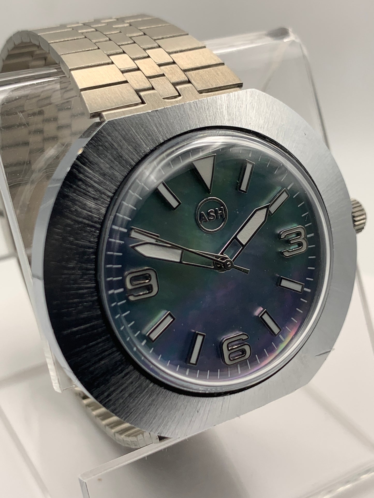 GORT. 41mm Vintage case and NOS vintage bracelet. 37mm lug to lug. MOP dial. Acrylic dome. Seiko VH31 mecha-quartz.