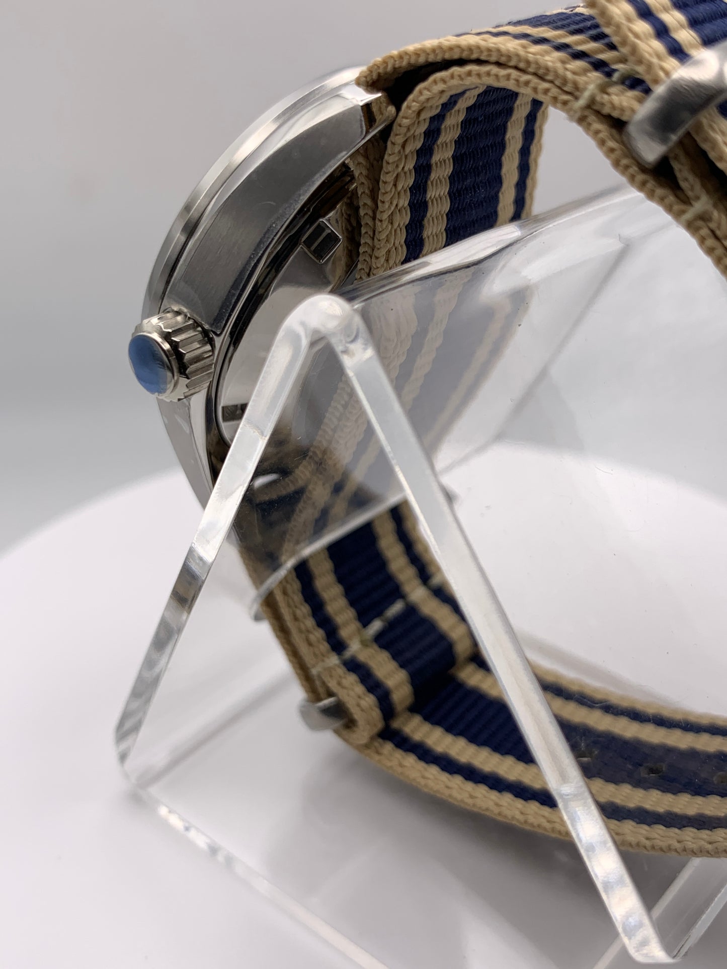 Chakushoku. 38mm Stainless steel. Sapphire crystal. Seiko NH38.