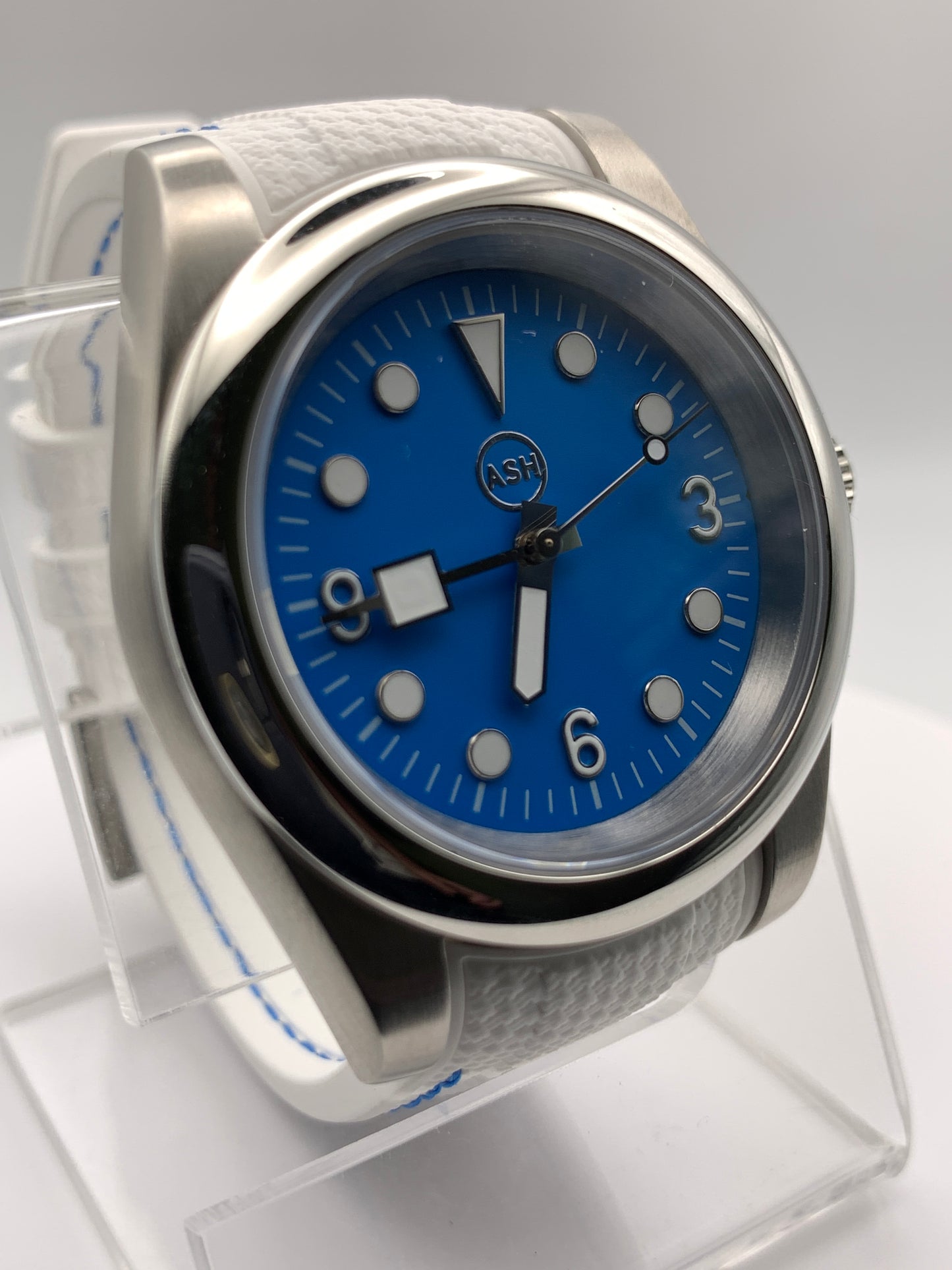 Geometry Lesson. 39mm Stainless steel case.  Sapphire crystal. Seiko NH38.