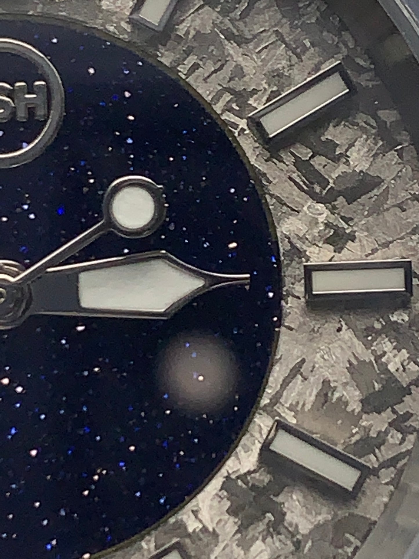 Monolith. 39mm Stainless steel. Sapphire crystal. Seiko NH38.