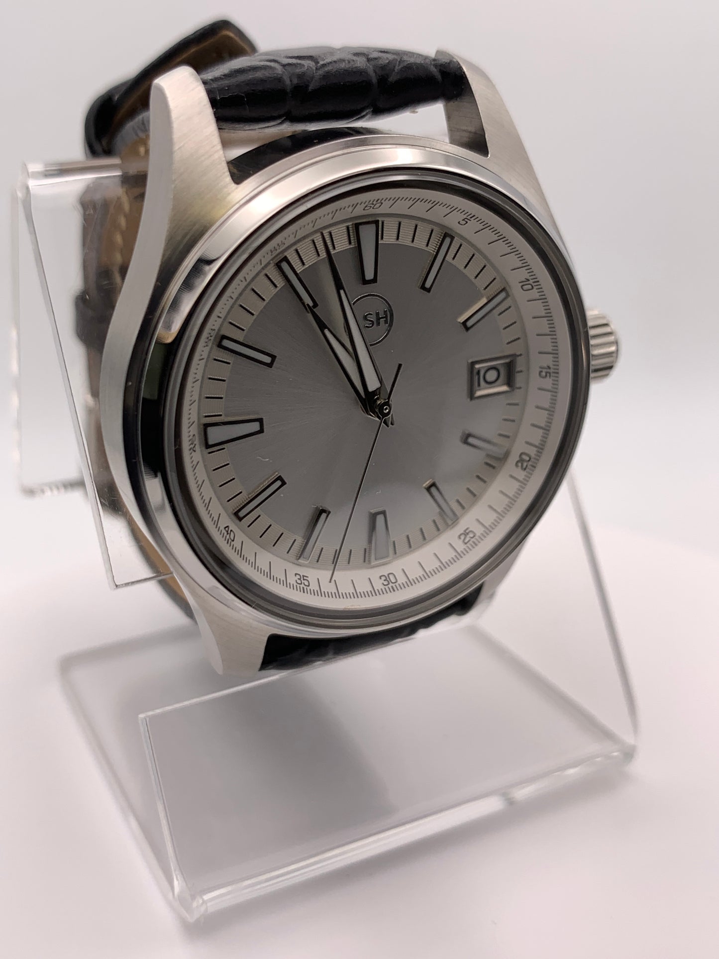 Silver Sunray 39mm dress watch.