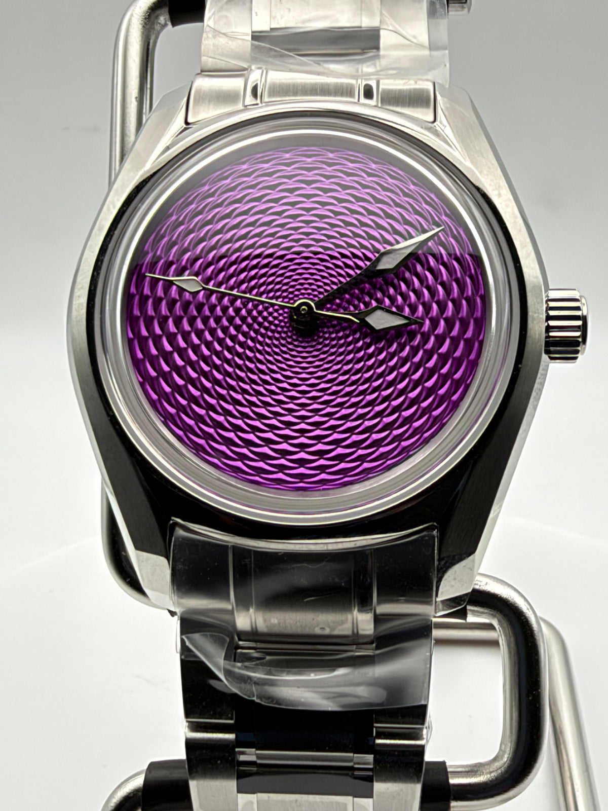 Brandy 1.4 - 38mm Stainless steel case. Double dome sapphire with AR. Seiko NH38.