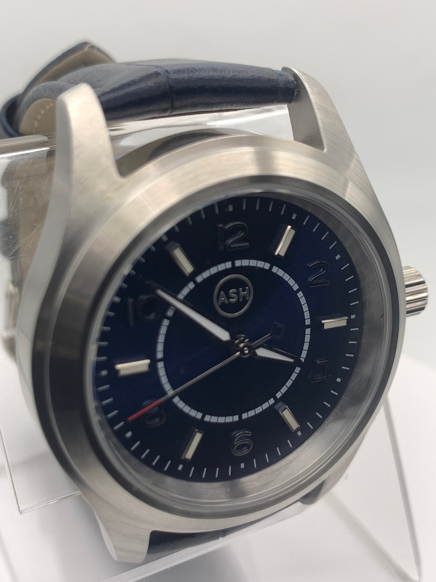 VC56 Field. 39mm Stainless steel case. Sapphire crystal. NH38 automatic movement.